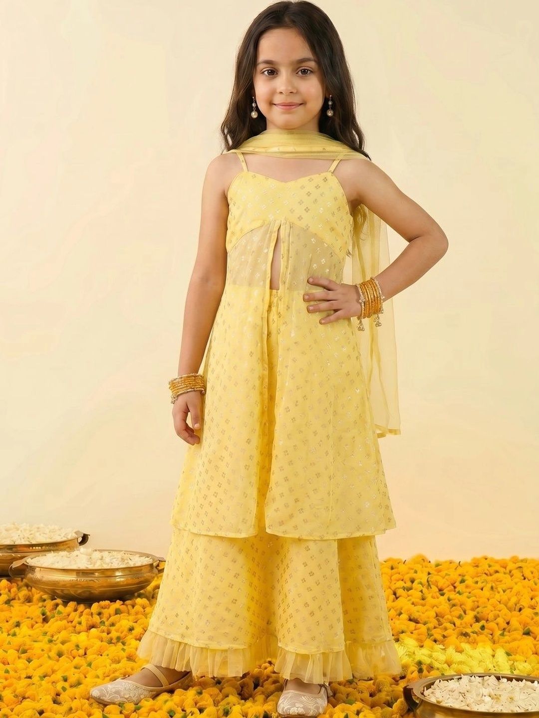 Nauti Nati Girls Printed Foil Print Sleeveless Ready to Wear Lehenga & Blouse With Dupatta