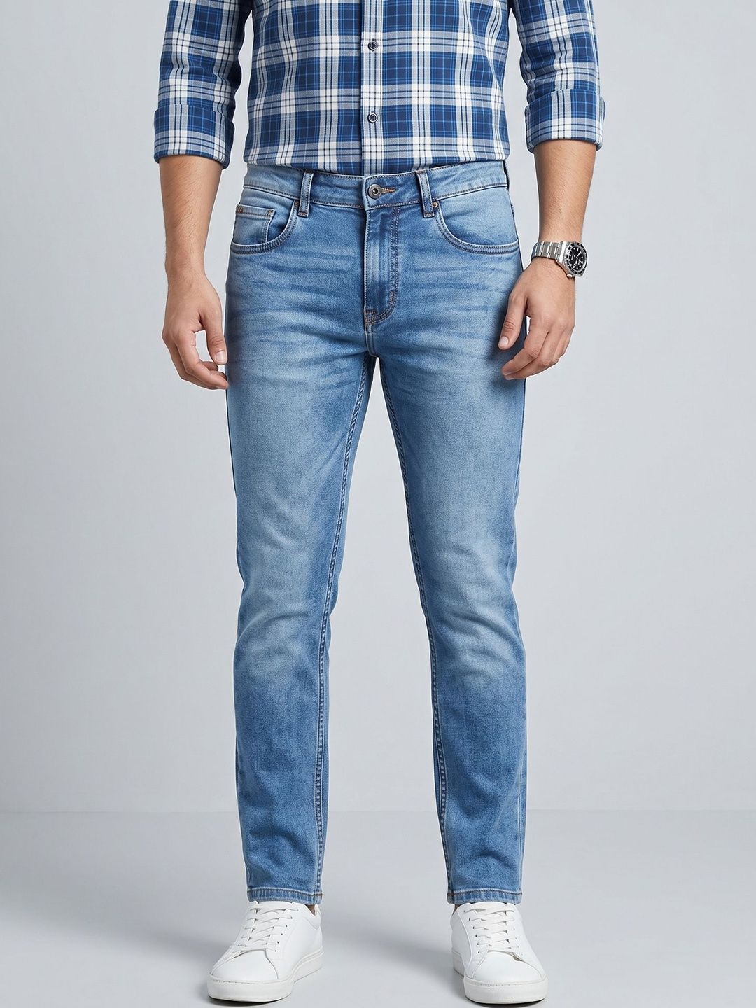 U.S. PITCHERS Men Narrow Slim Fit Low-Rise Light Fade Stretchable Jeans