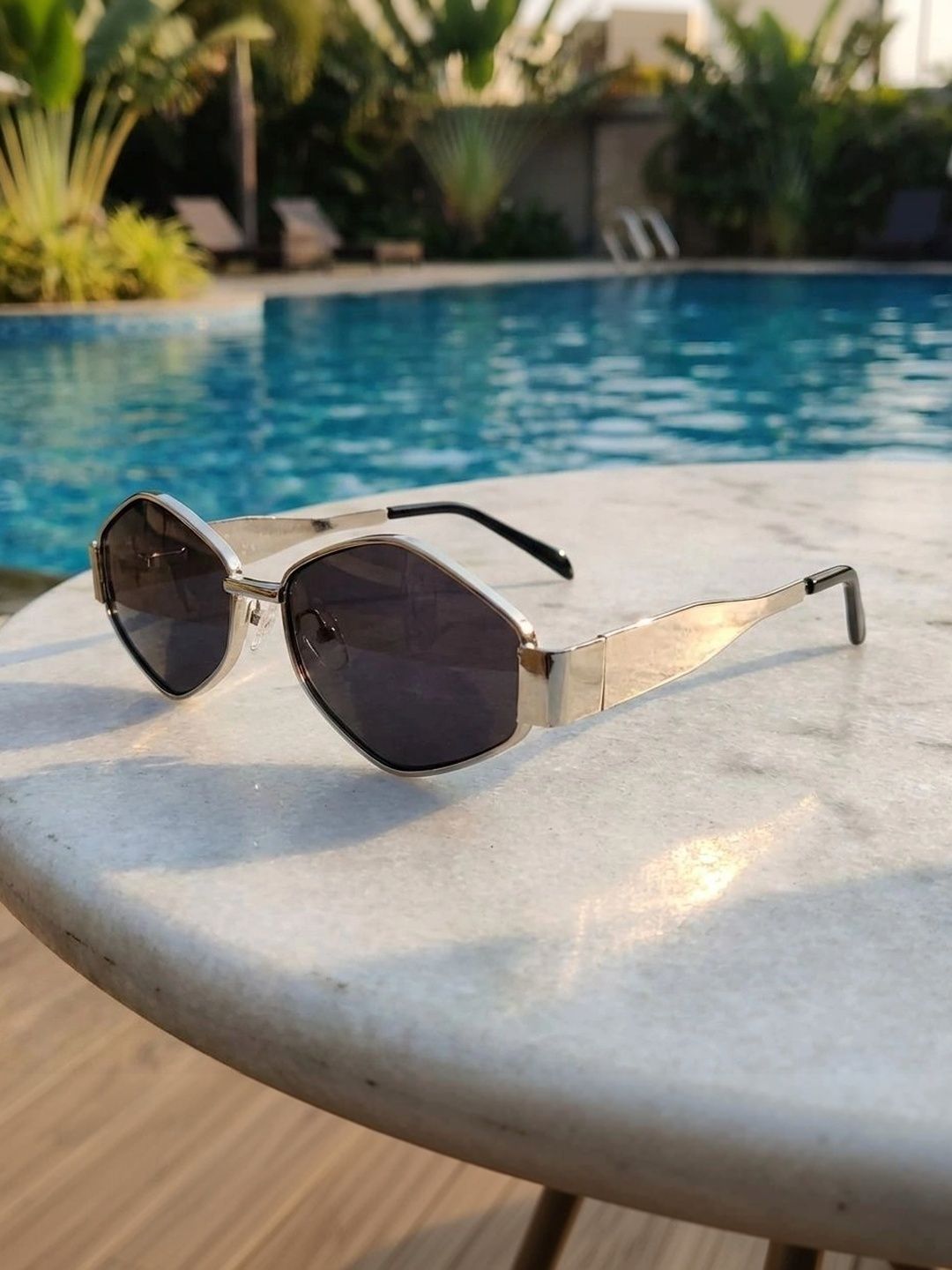 RUGGINE Unisex Black Lens & Silver-Toned Other Sunglasses with