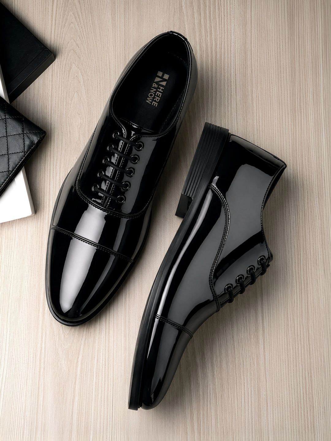 HERE&NOW HERE&NOW Men Round Toe Lace-Ups Oxford Formal Shoes