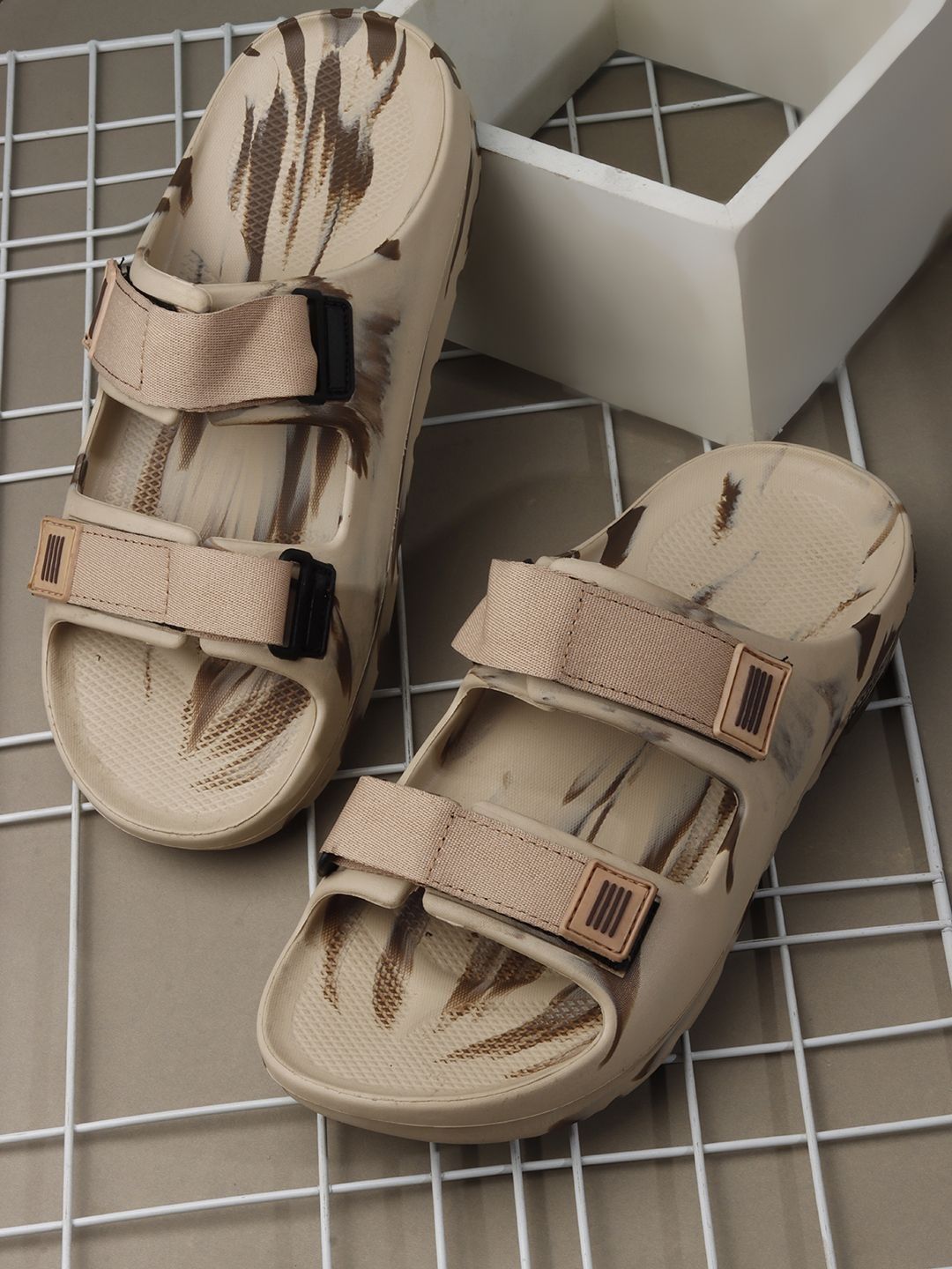 Roadster Men Printed Sliders