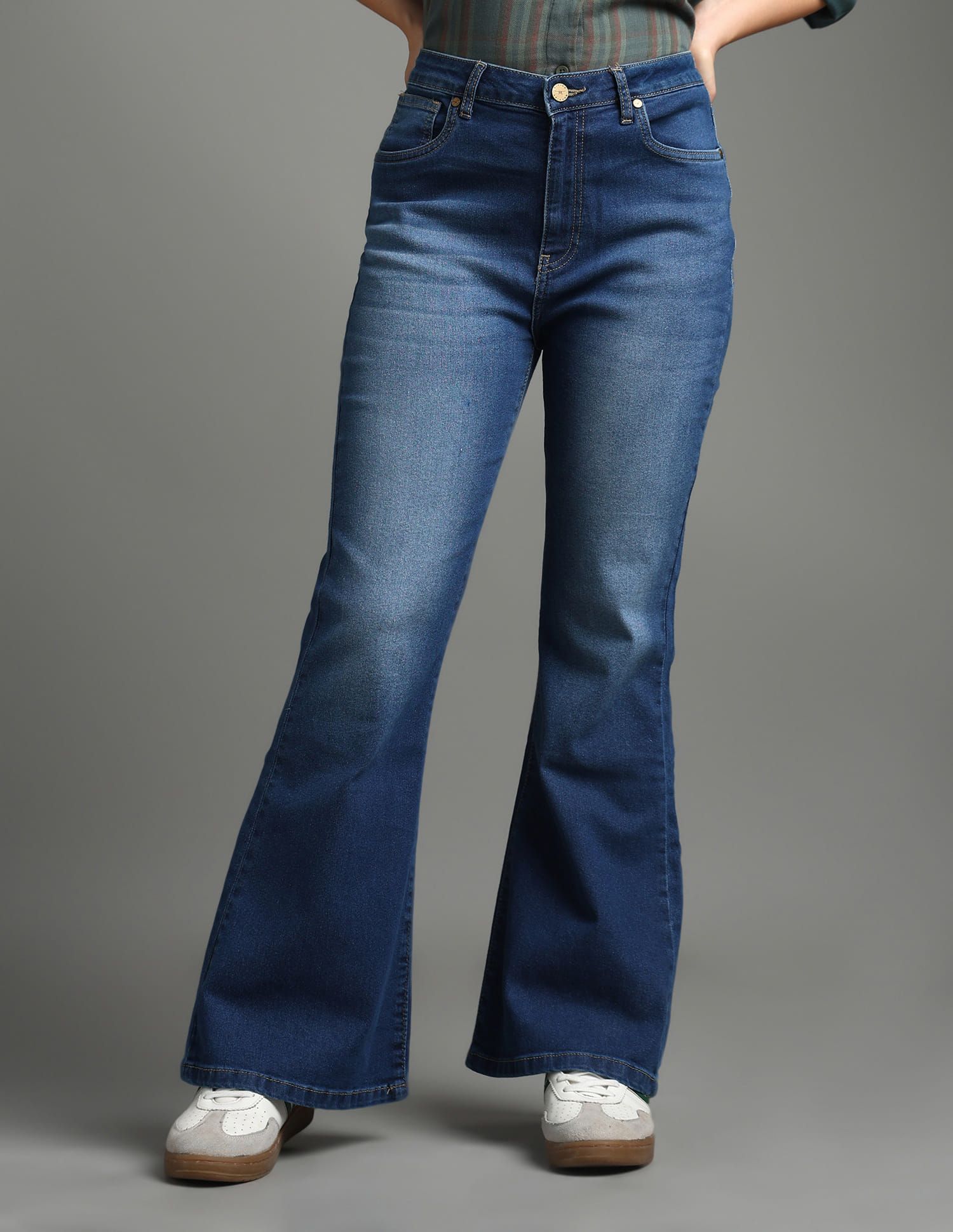 Flying Machine Women Ultra Wide Flared Mid-Rise Clean Look Light Fade Stretchable Jeans