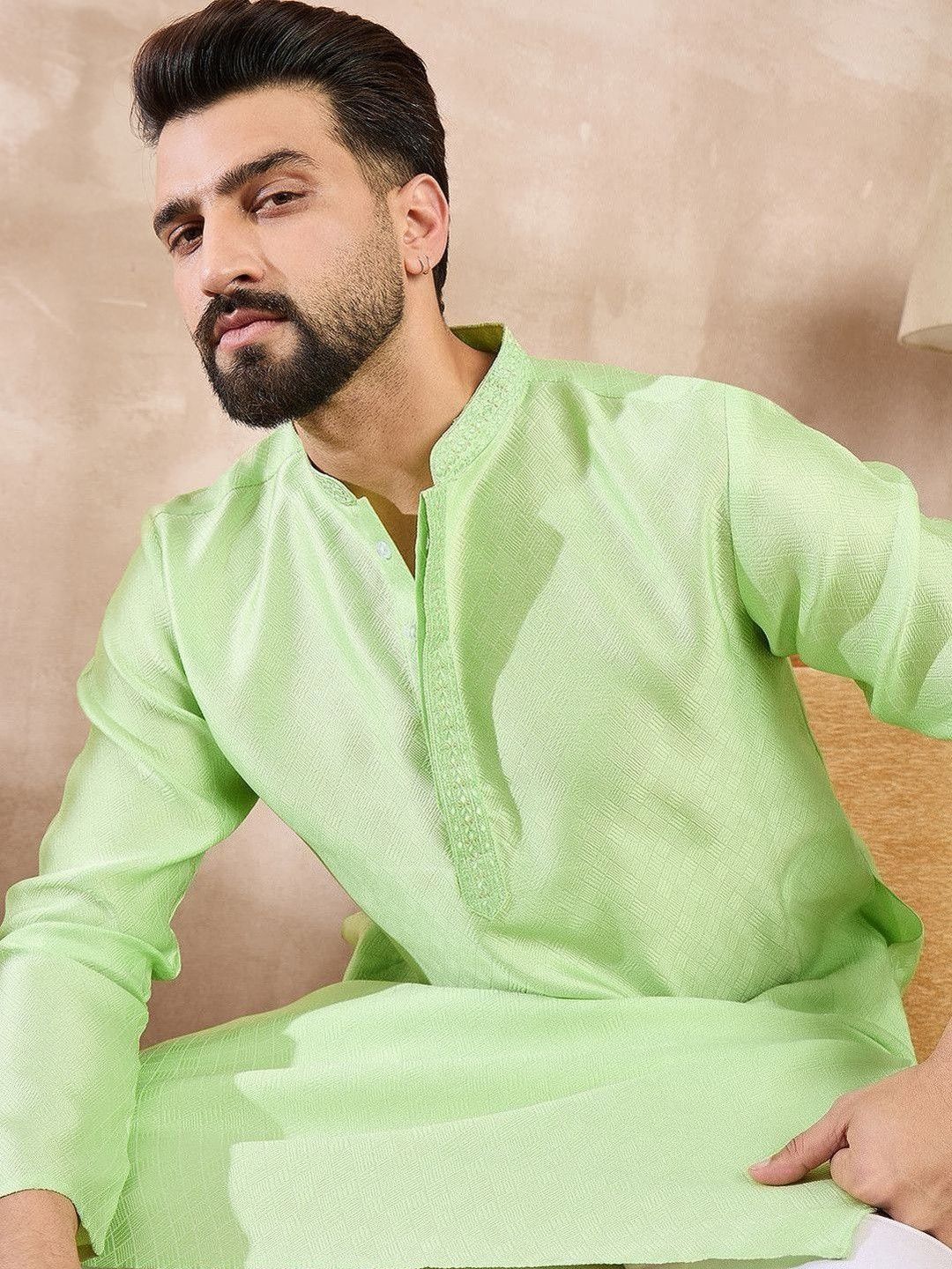 House of Pataudi Embroidered Mandarin Collar Knee Length Straight Kurta