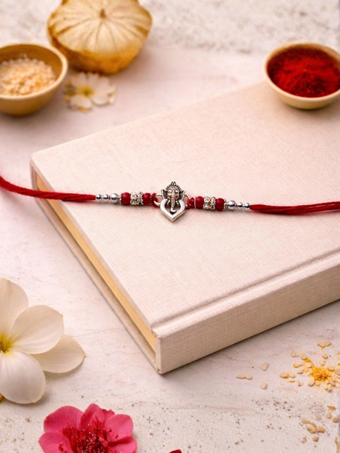 I Jewels Men Lord Ganesha Thread Rakhi with Roli Chawal & Raksha Bandhan Card