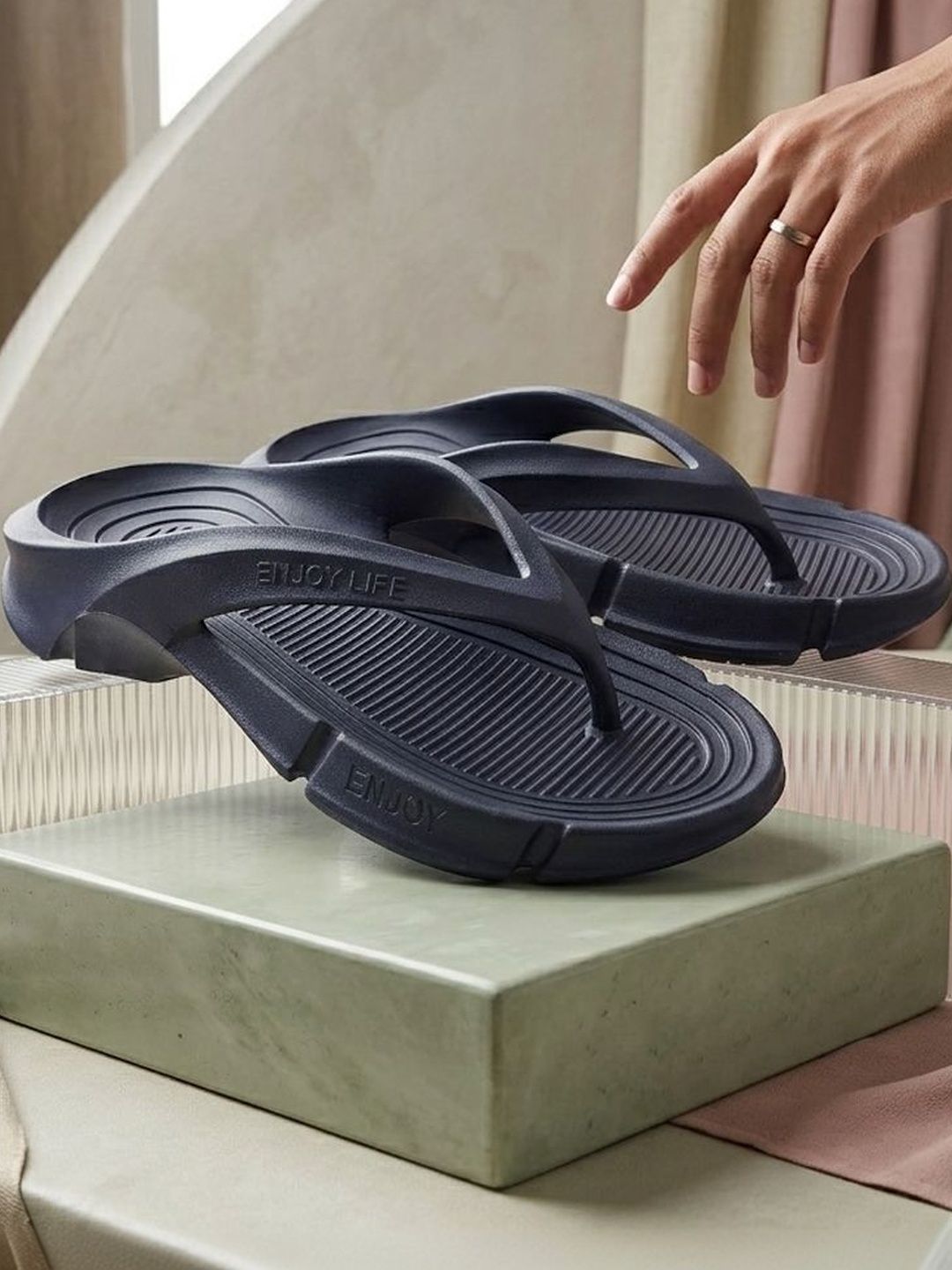 glitchez Men Thong Flip-Flops