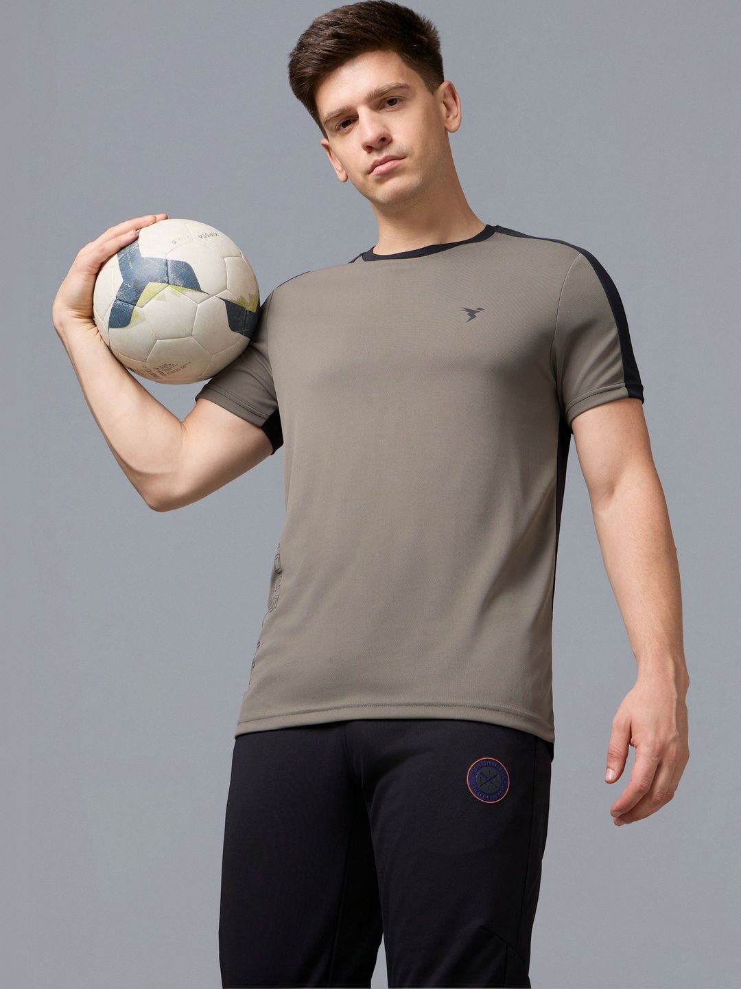 Technosport Men Brand Logo Colourblocked Slim Fit T-shirt