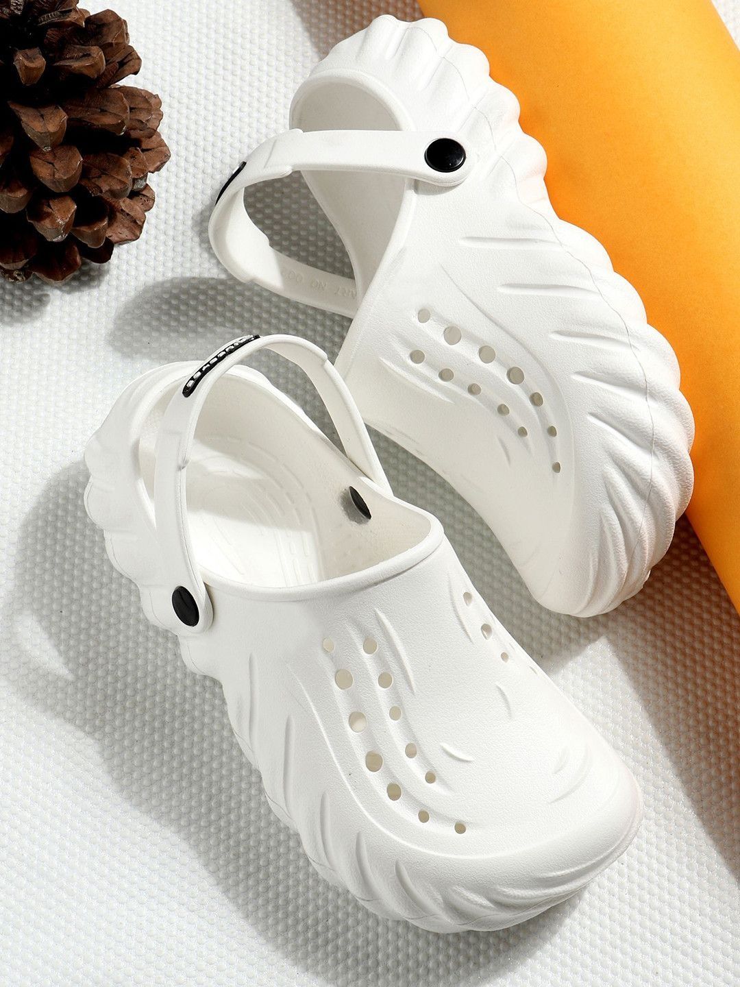 MILESTOE Men Clogs