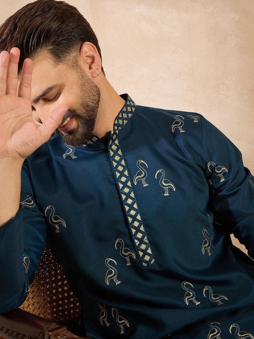 Ethnic Bay Men Embroidered Kurta