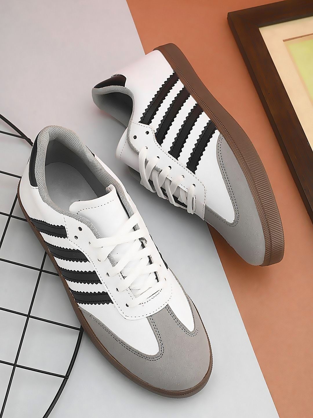 CLOYSBUR Unisex Colourblocked Sneakers