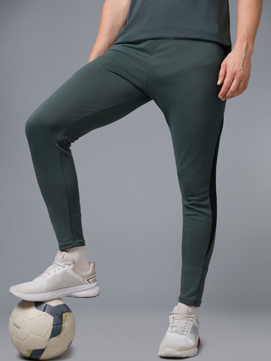 Technosport Men Slim Fit Colourblocked Rapid-Dry Football Joggers