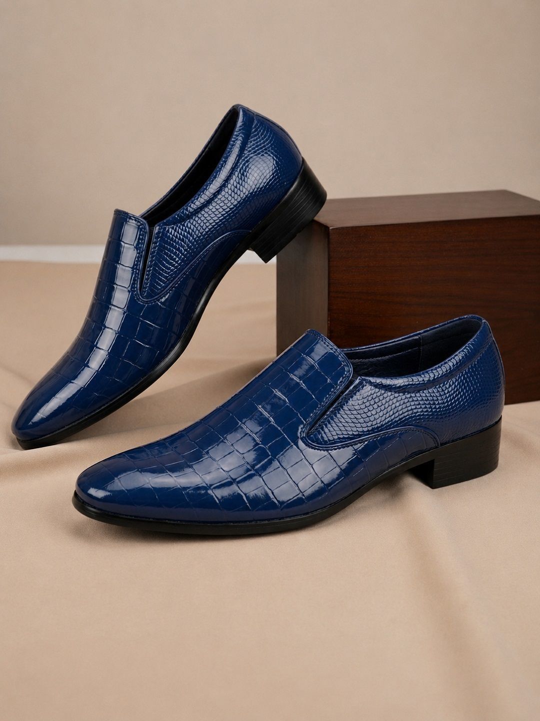 Bxxy Men Textured Formal Elevator Slip-On Shoes