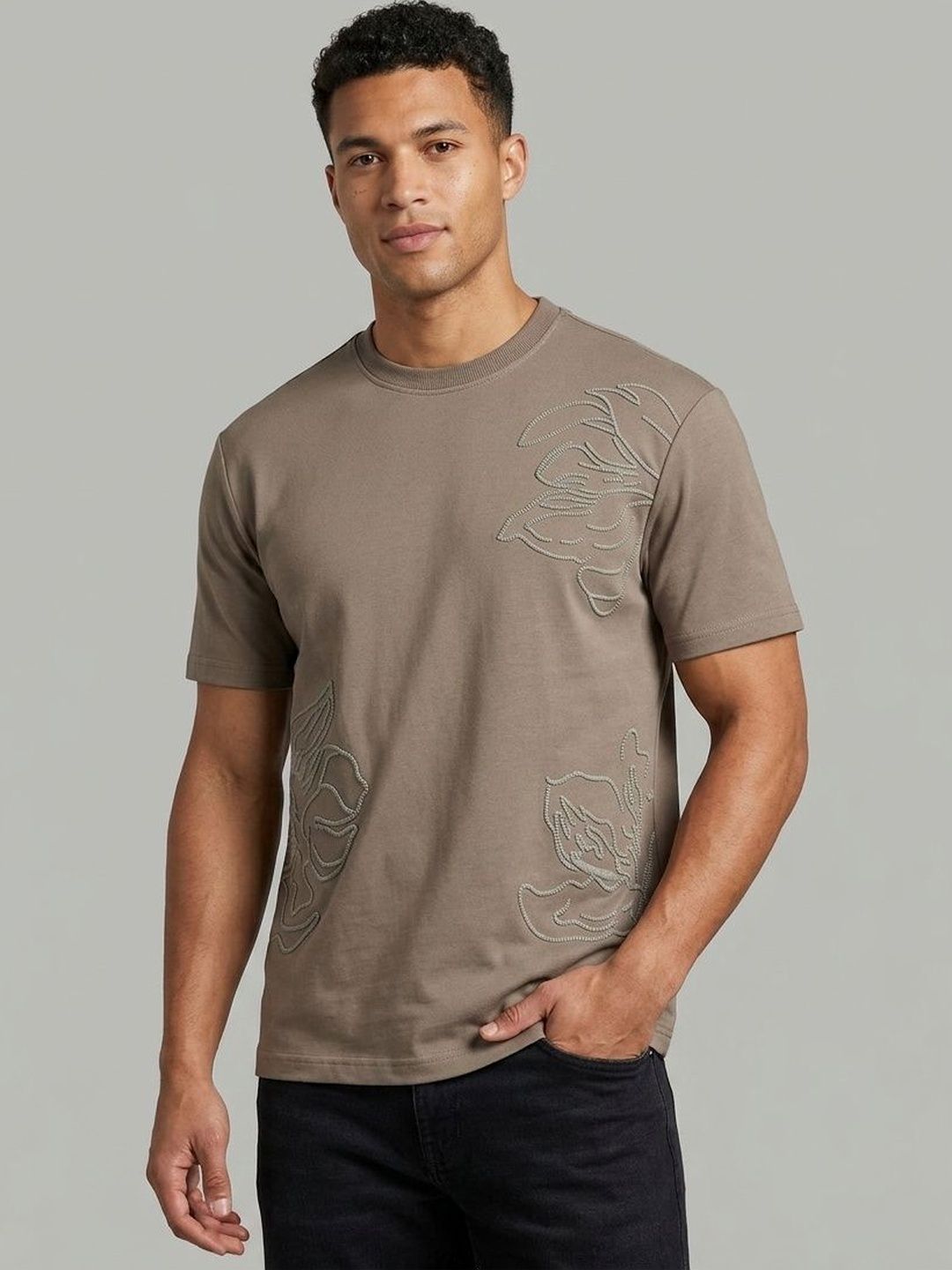 BIGCAPS Men Solid Casual T-Shirt