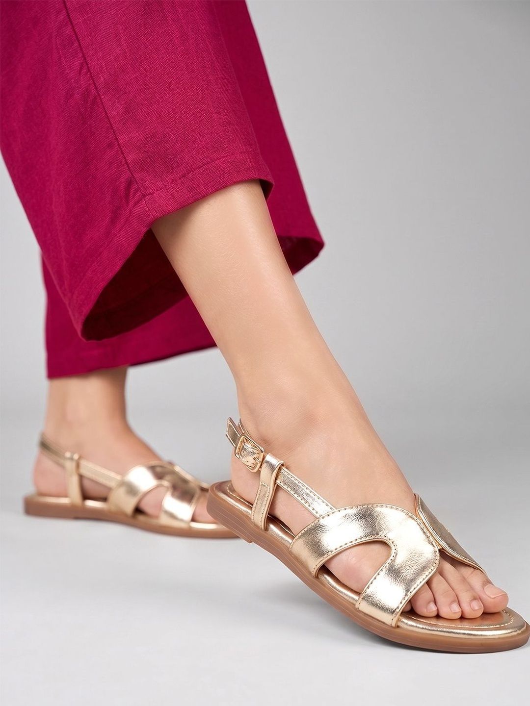 Stylestry Women Open Toe Flats with Buckles