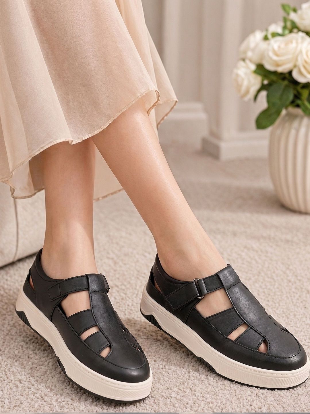 Roadster Roadster Women Fisherman Sandals