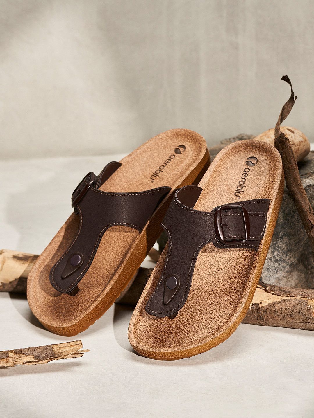 Aeroblu Men Solid No Back Strap T-Strap Flats