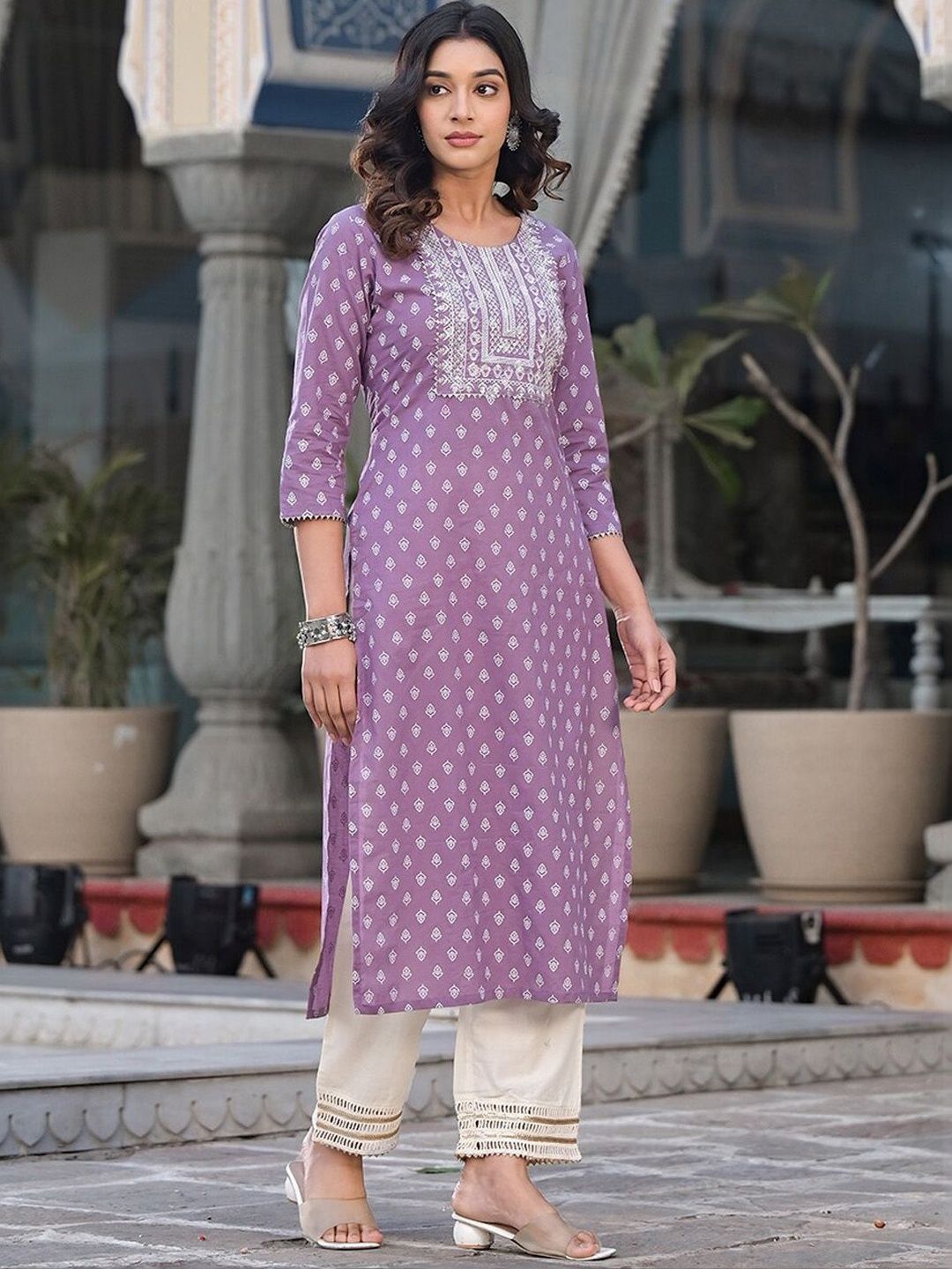 PHYSIL Ethnic Motifs Embroidered Gotta Patti Cotton Straight Kurta