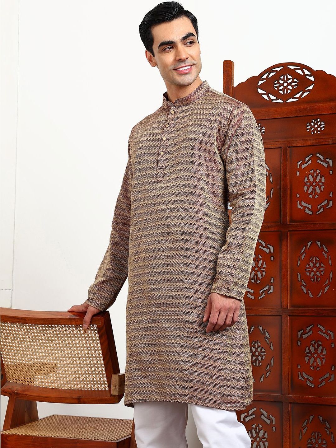 ADHIRAJAN Men Jacquard Kurta