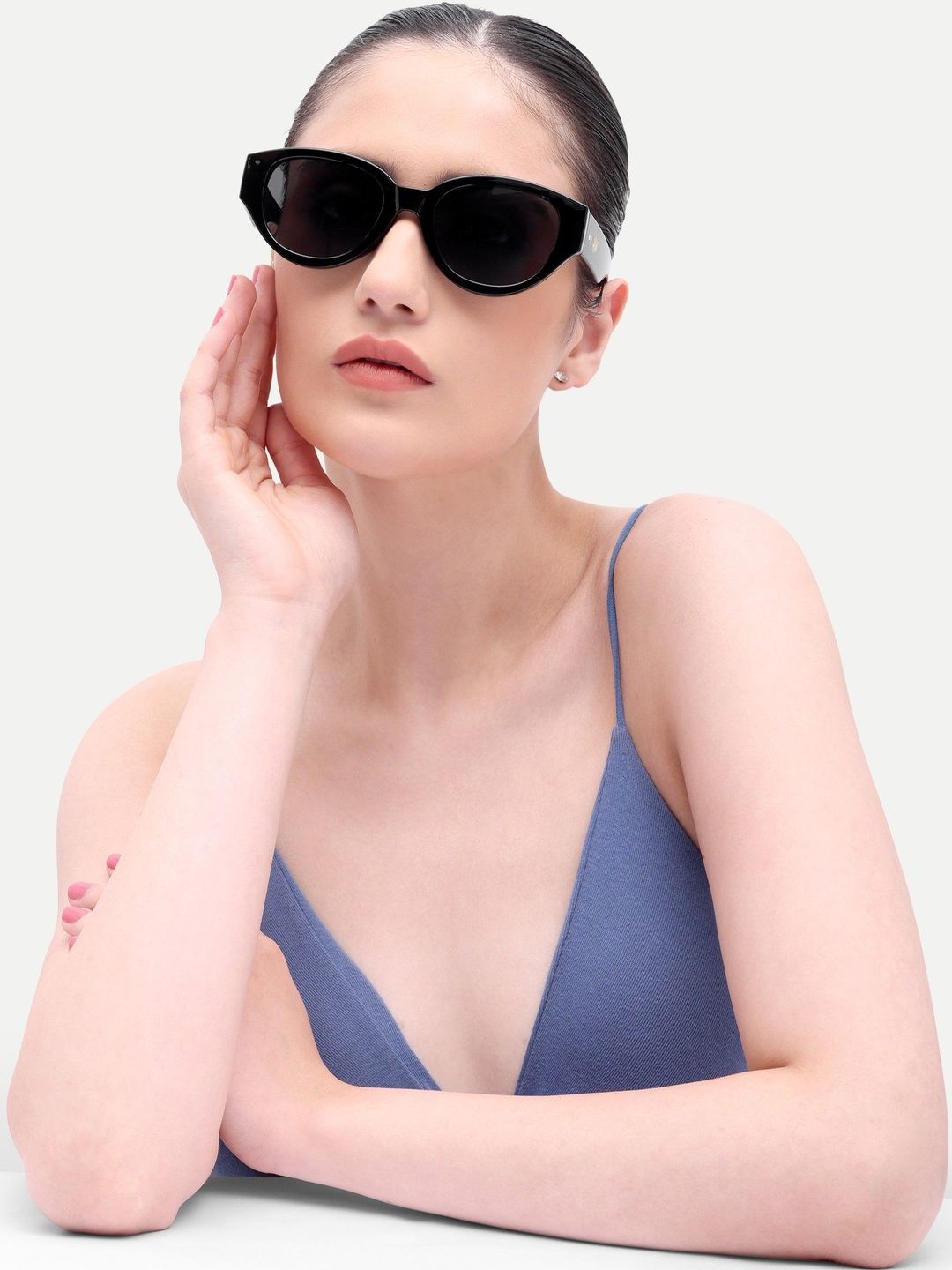 HAMILTANO WINSTON Women Black Lens & Black Other Sunglasses with