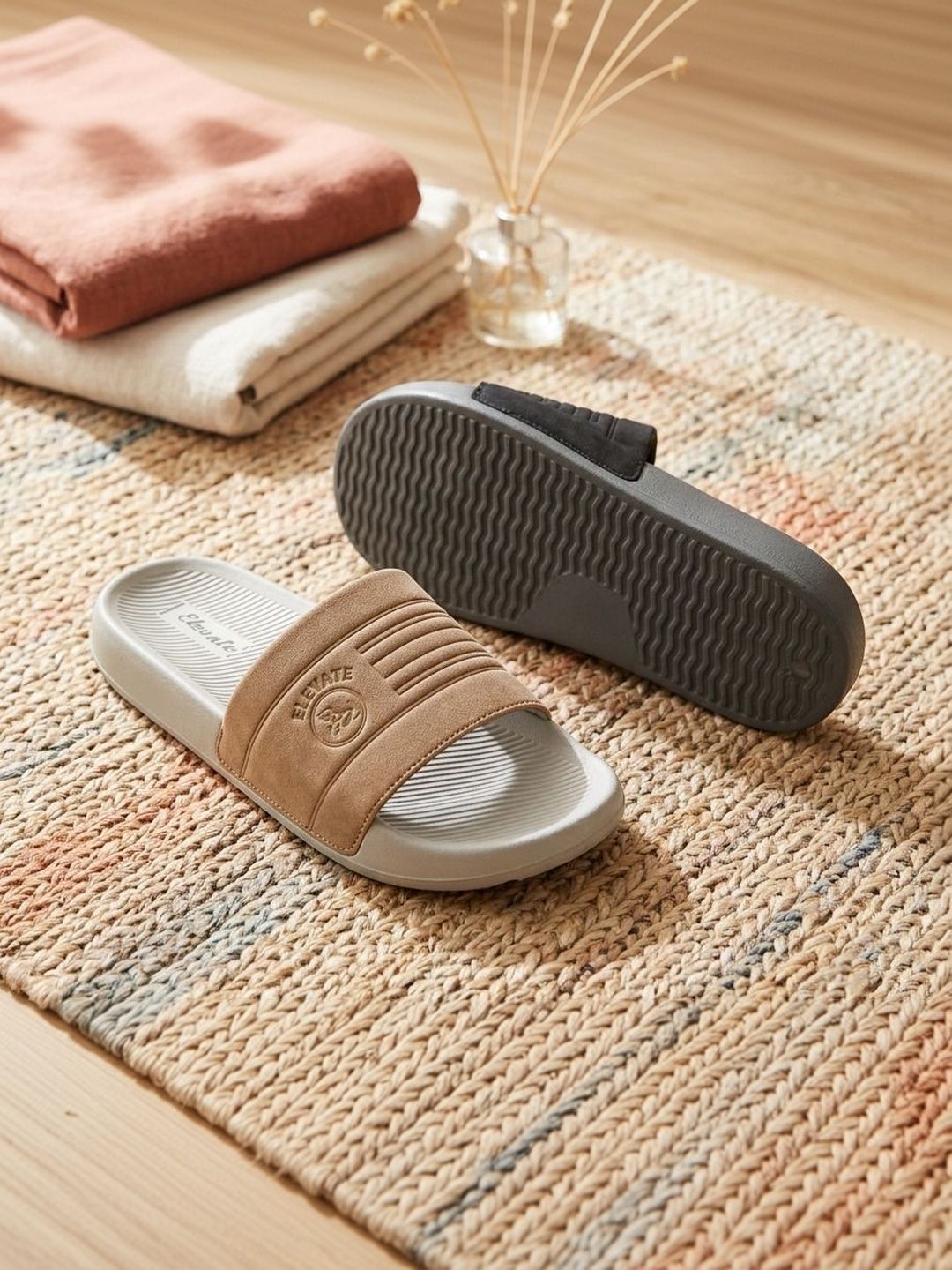 ELEVATE STEPS Men Sliders