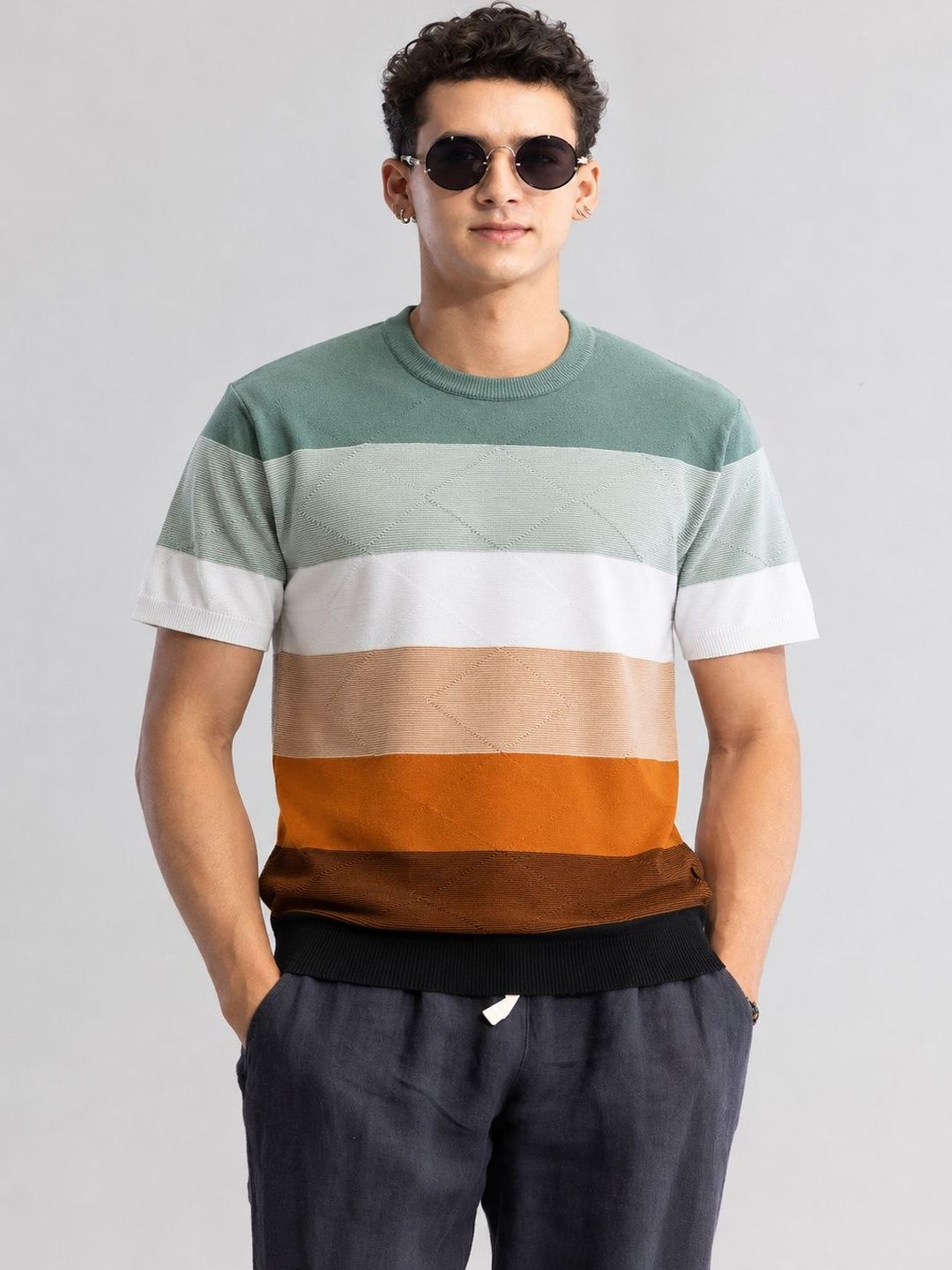 Araavi Men T-shirt