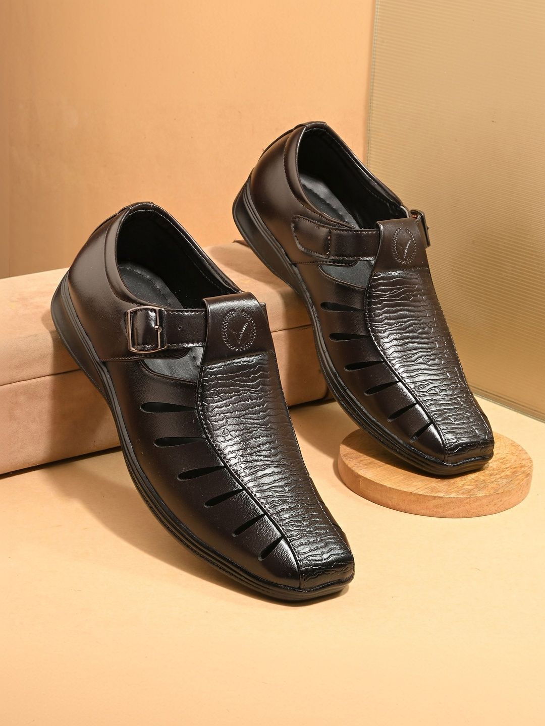 Vellinto Men Fisherman Sandals