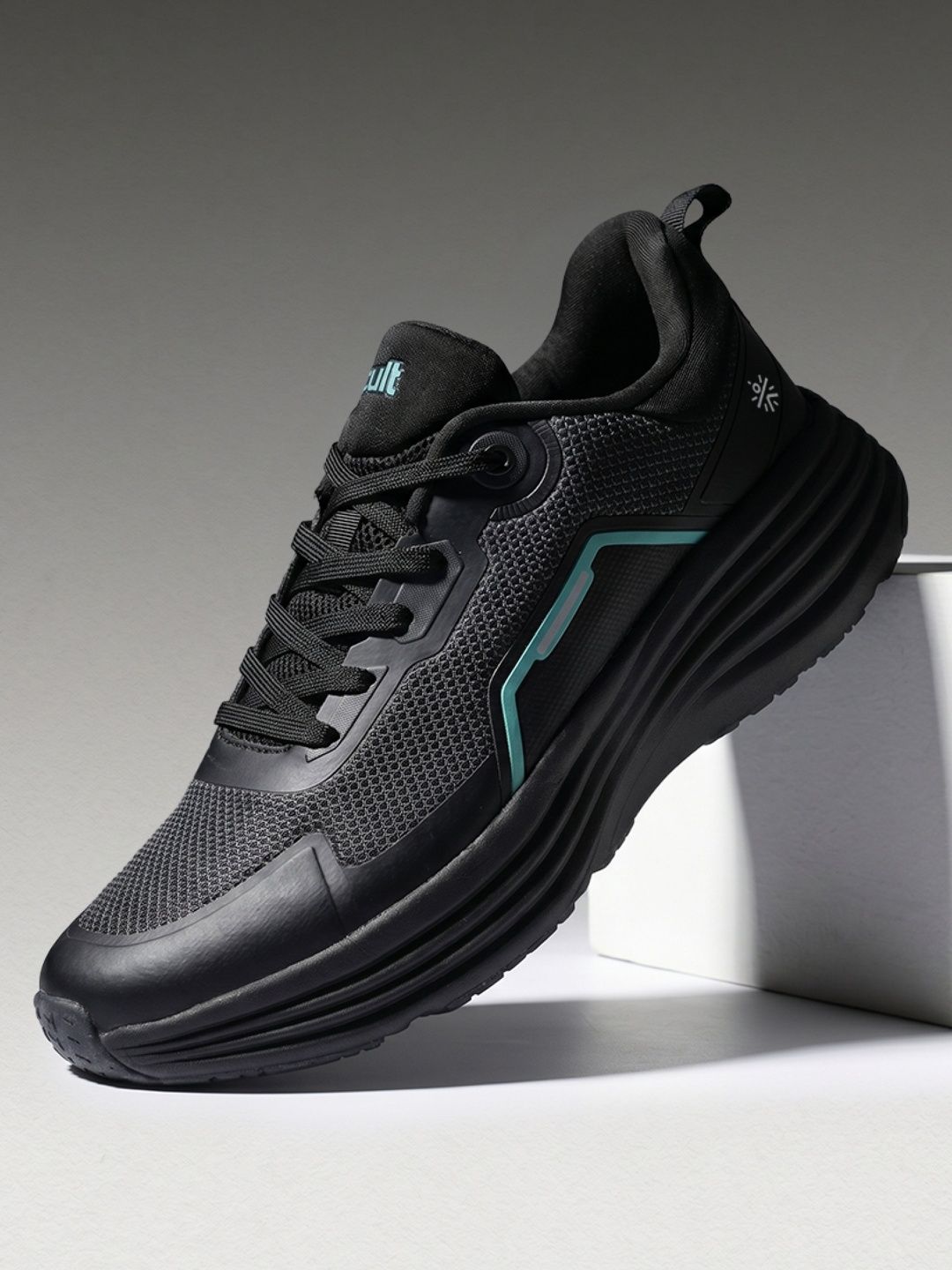 CULT Men's GridWeave Walking Shoes - Black