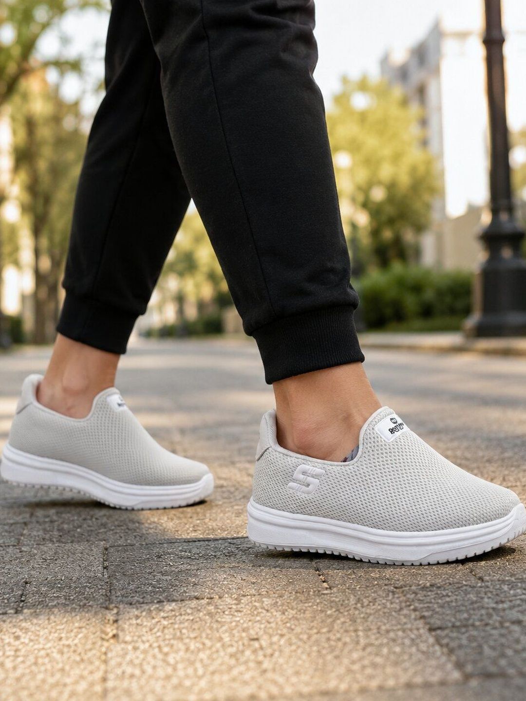 Rayvon Men Mesh Walking Non-Marking Shoes