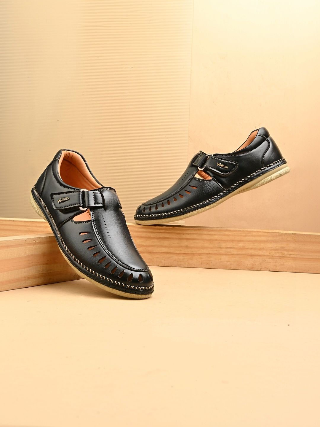 Vellinto Men Shoe-Style Sandals
