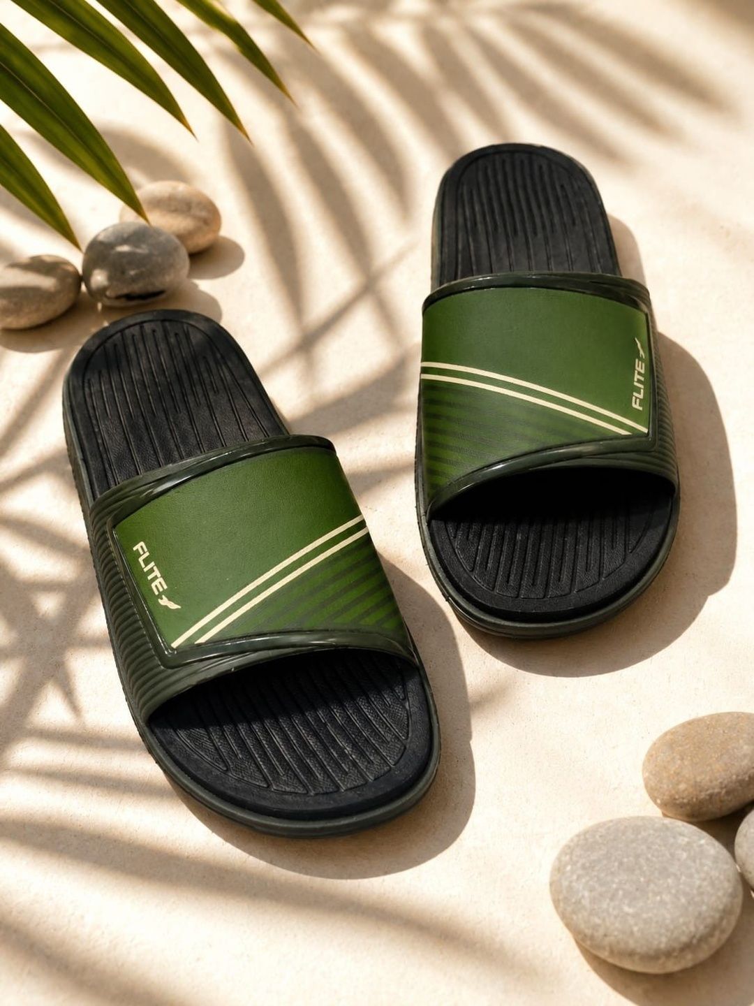 FLITE Men Striped Sliders