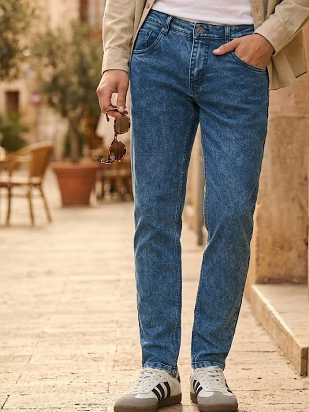 Urbano Fashion Men Washed Blue Clean Look Heavy Fade Stretchable Regular Fit Jeans