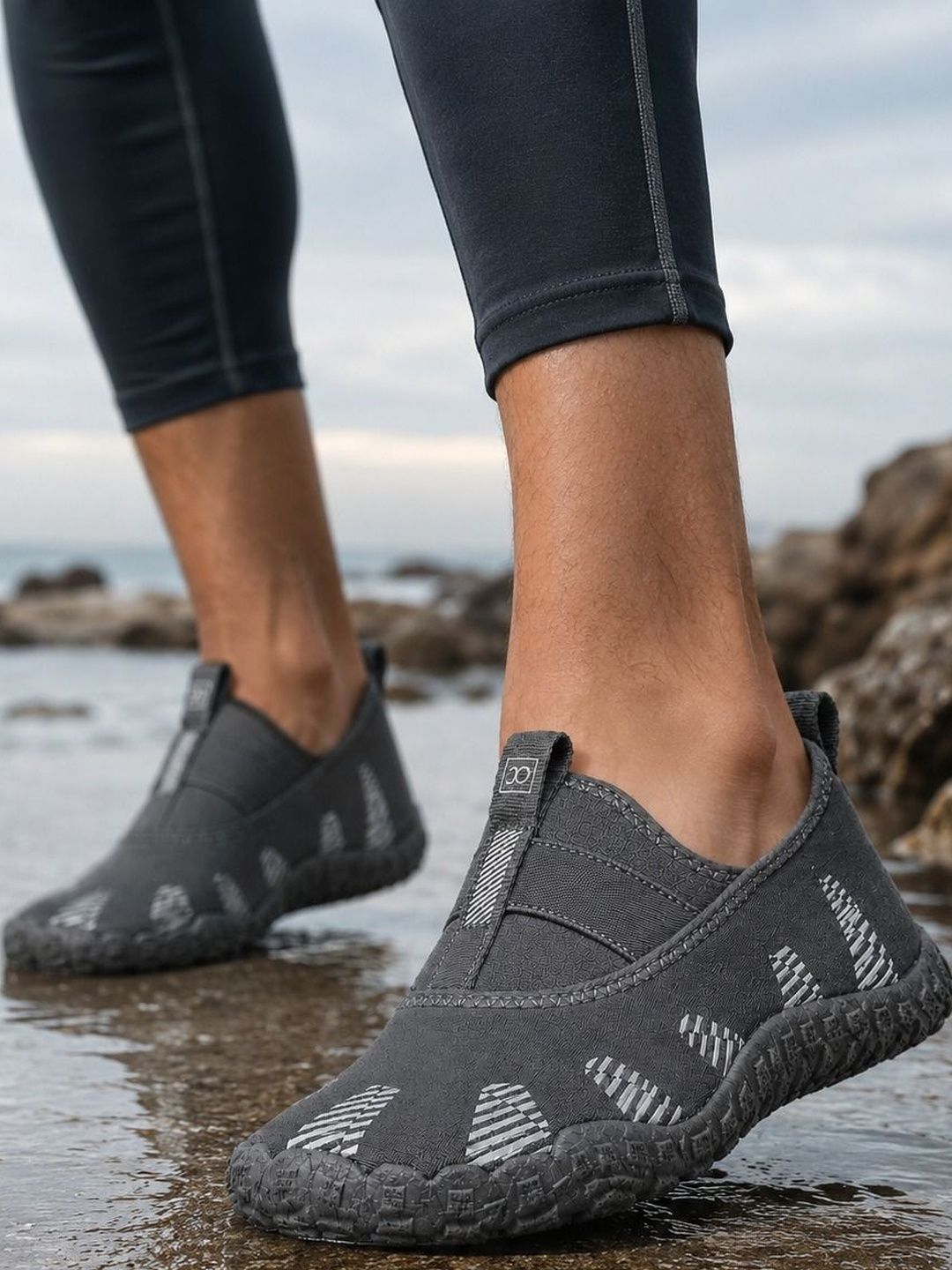 JO Men Mesh Walking Shoes