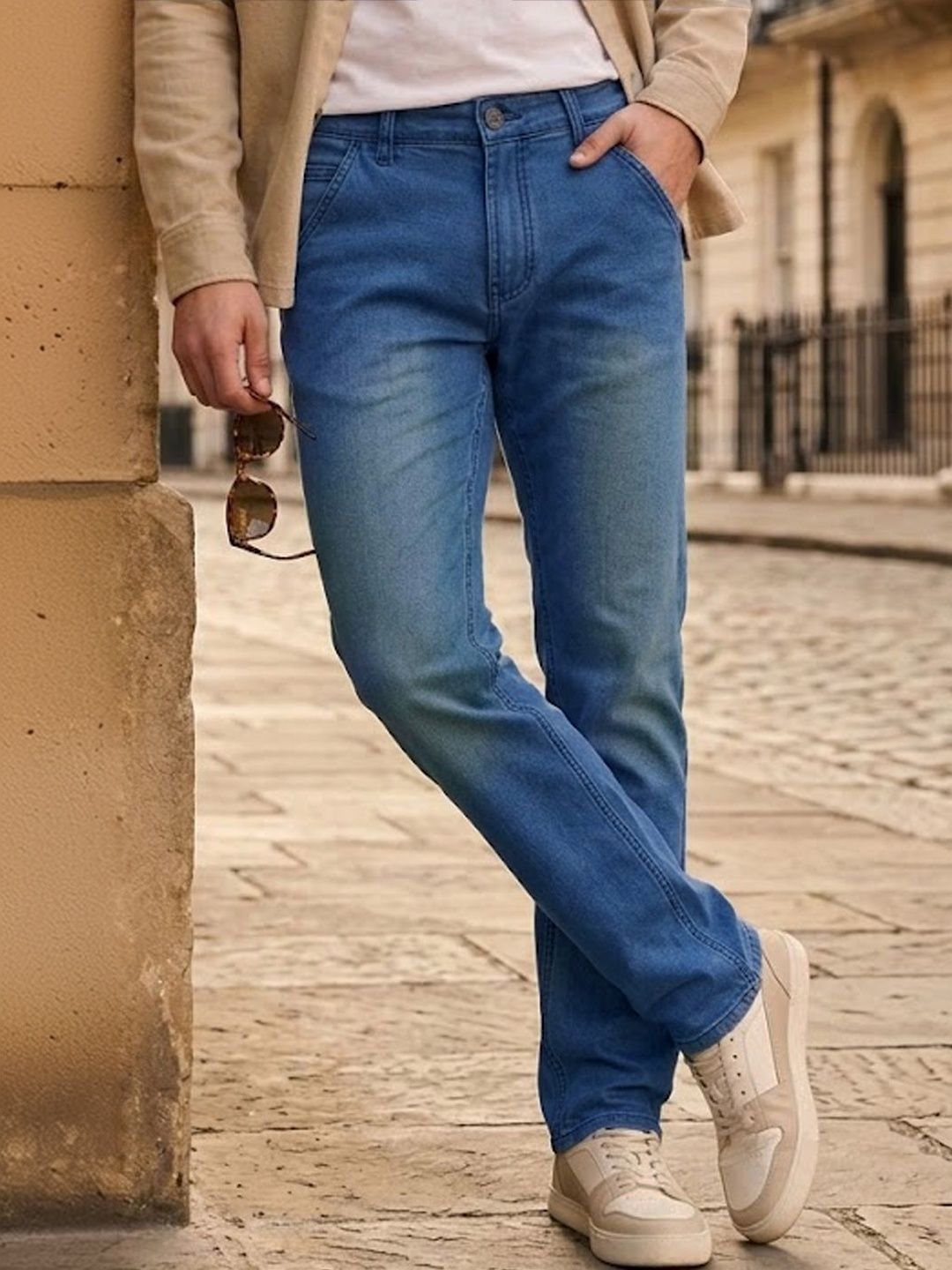 Urbano Fashion Men Blue Mid-Rise Light Fade Stretchable Regular Fit Jeans