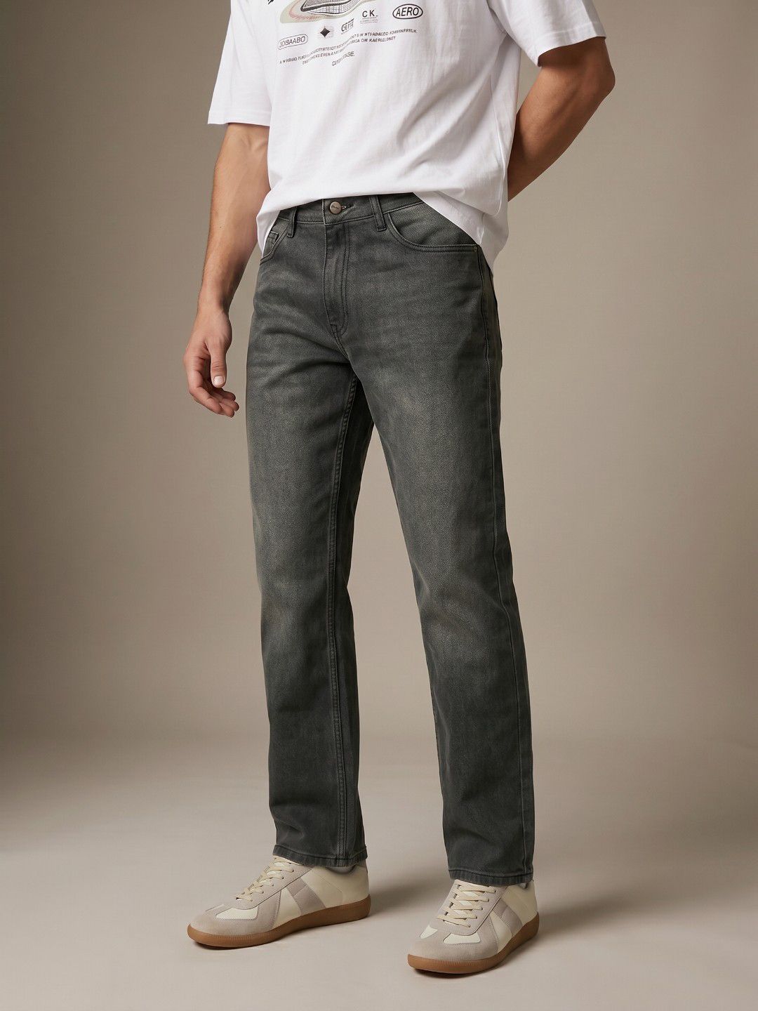 glitchez Men Straight Fit Mid-Rise Light Fade Jeans