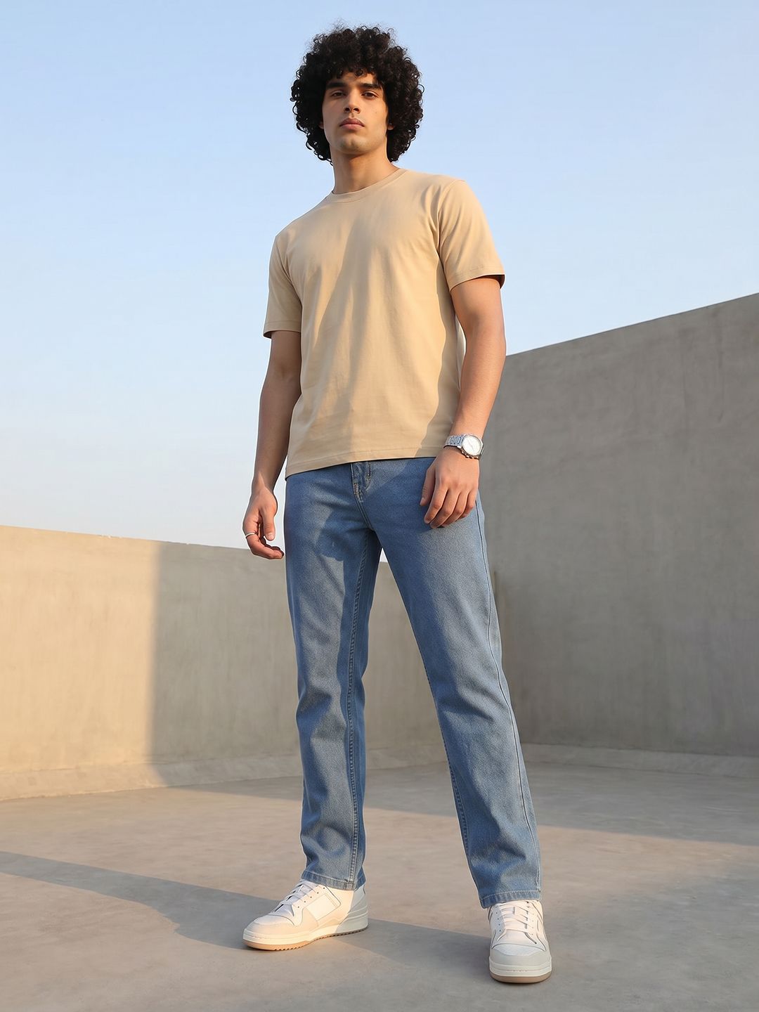 The Roadster Life Co. Men Relaxed Fit Light Fade Stretchable Jeans