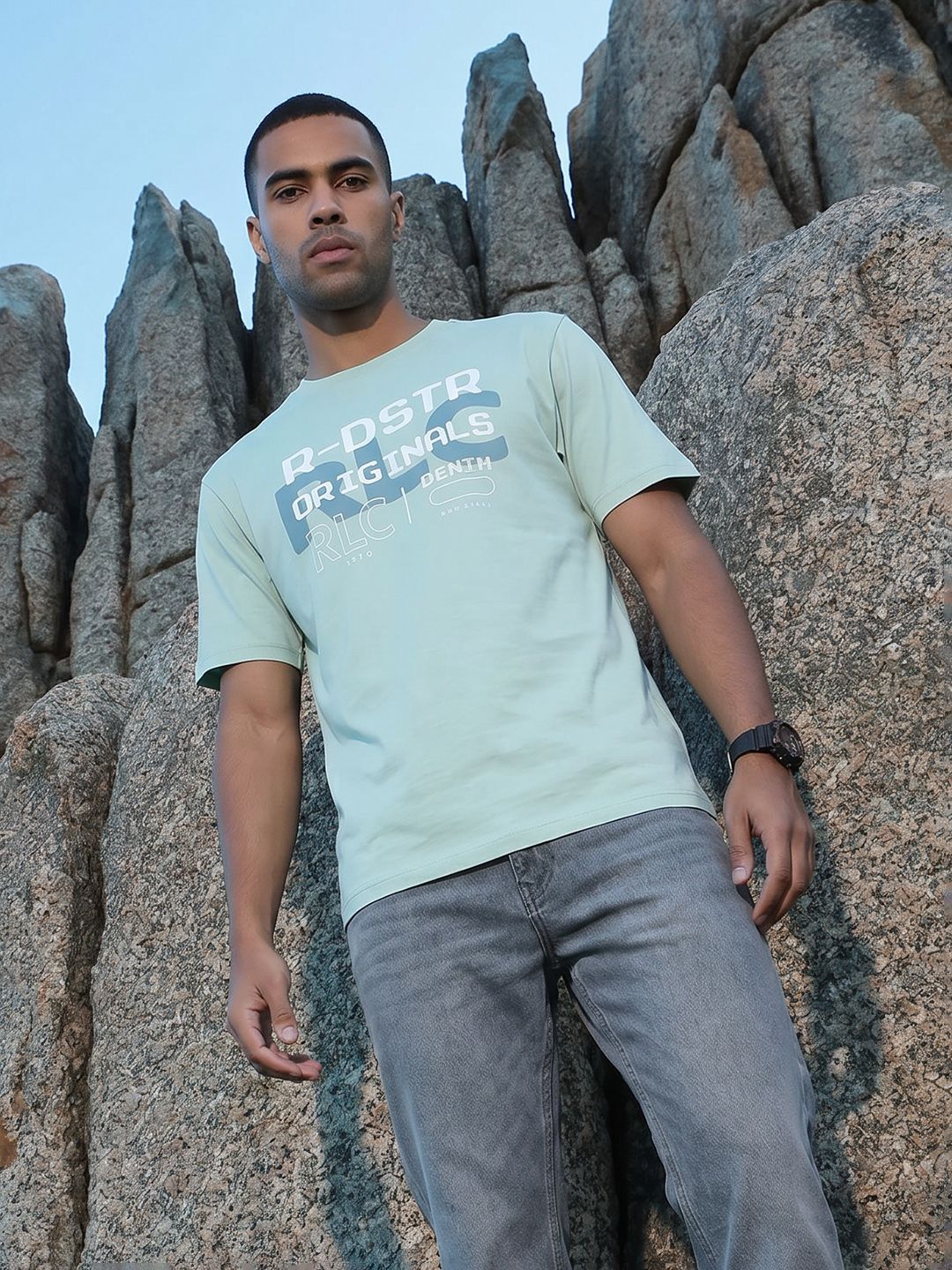 The Roadster Life Co. Printed Drop-Shoulder Sleeves Relaxed Fit Pure Cotton T-shirt