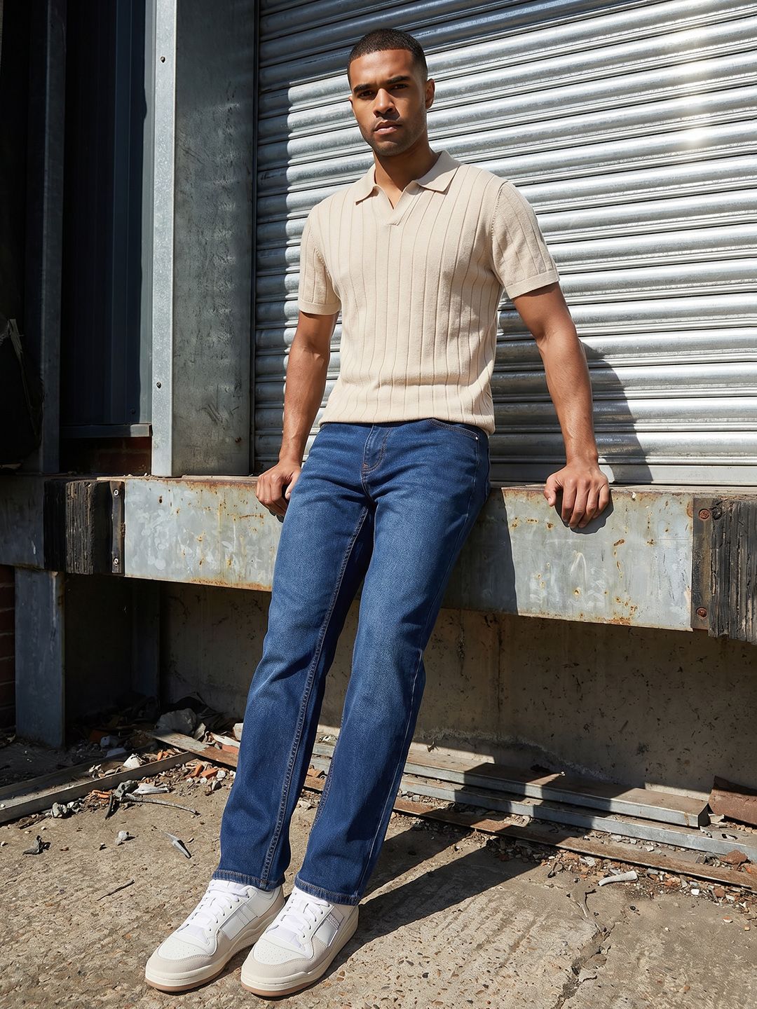 The Roadster Life Co. Men Relaxed Fit Light Fade Jeans