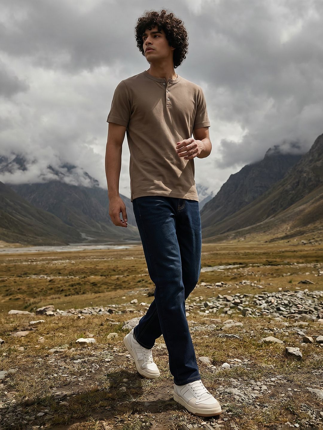 The Roadster Life Co. Men Relaxed Fit Light Fade Stretchable Jeans