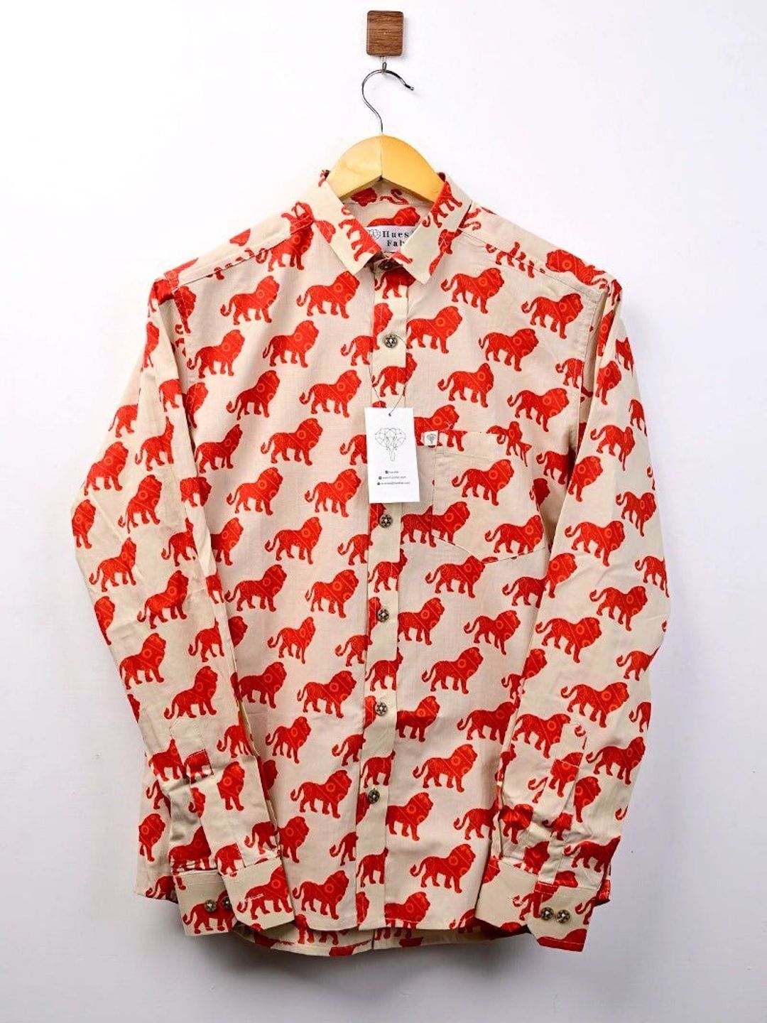 Hues Fab Men Slim Fit Animal Printed Casual Shirt