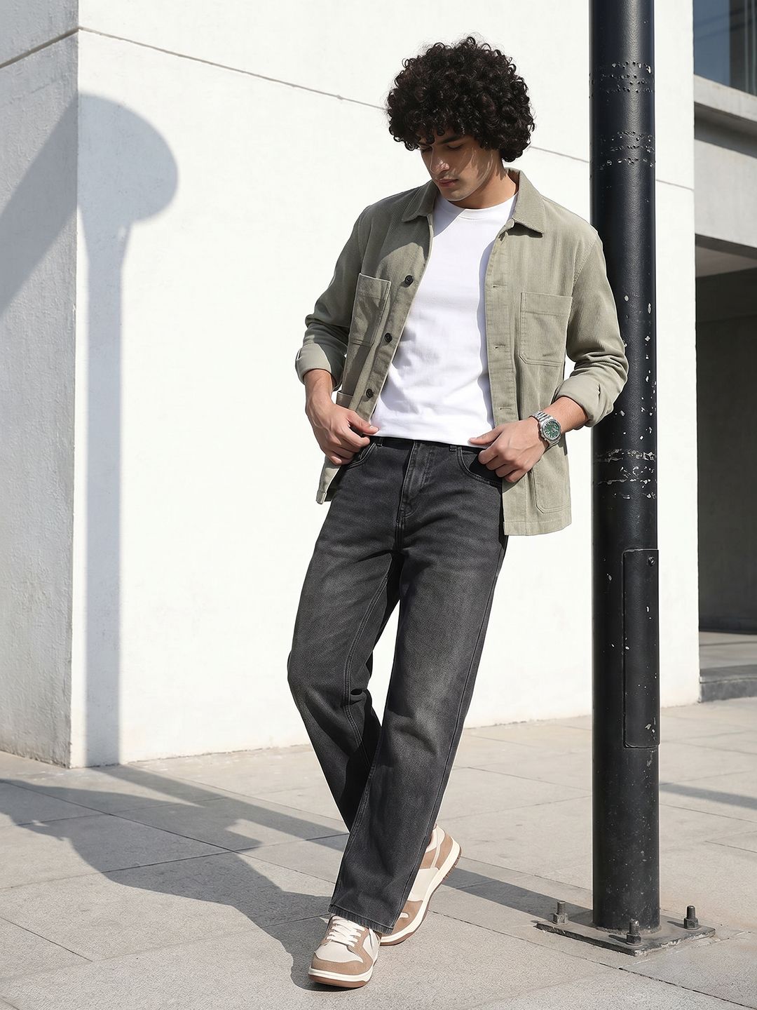 The Roadster Life Co. Men Relaxed Fit Light Fade Jeans