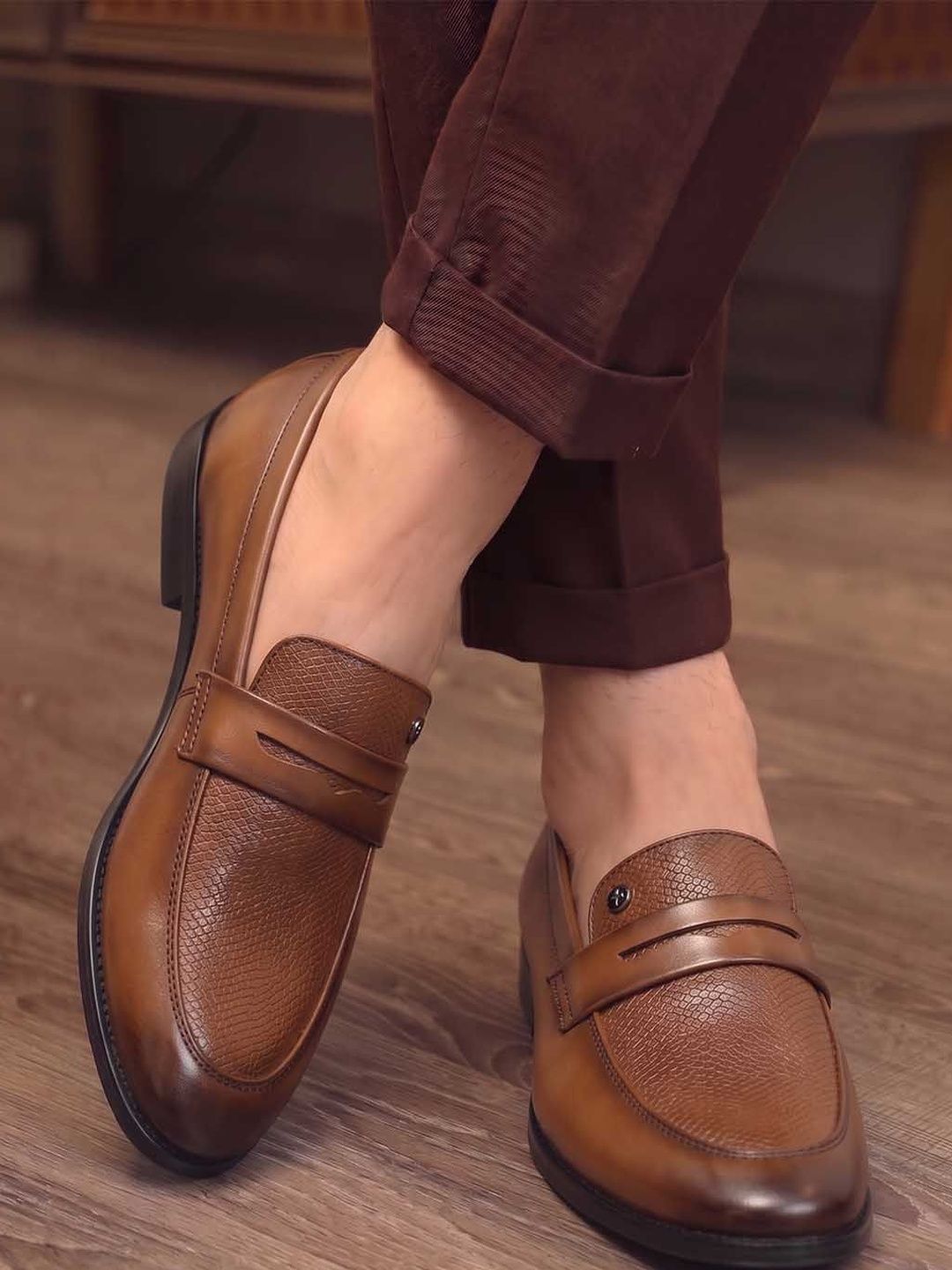 HERE&NOW Men Textured Formal Loafers
