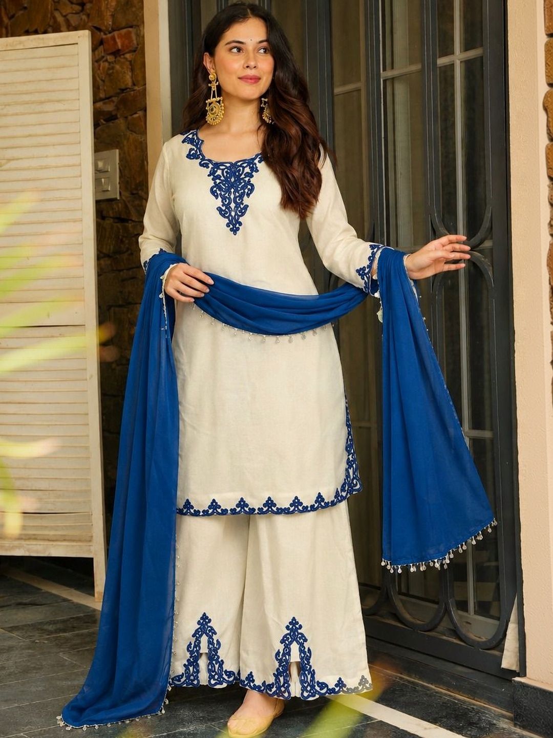 HK CLOTHING BRAND HK CLOTHING BRAND Women Ethnic Motifs Embroidered Regular Thread Work Kurta with Palazzos & With Dupatta