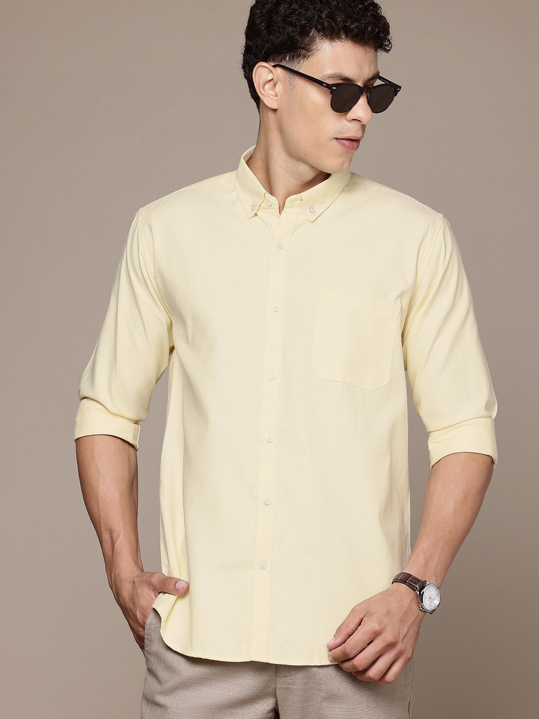 DIVISIVE Button-Down Collar Slim Fit Casual Shirt