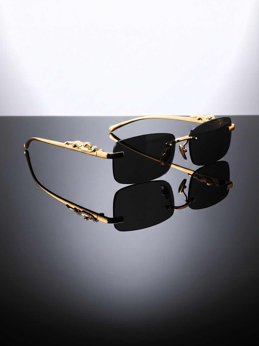 ROADWAY Unisex Black Lens & Gold-Toned Rectangle Sunglasses with