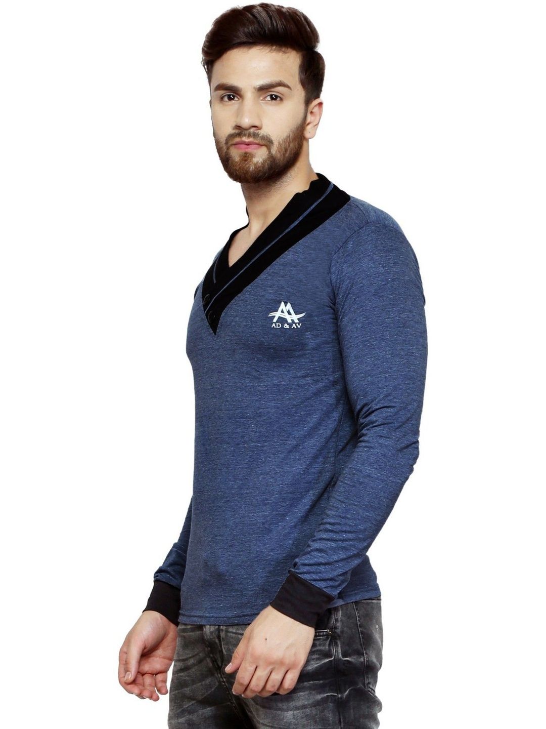 AD & AV Men Brand Logo Printed V-Neck Pockets Slim Fit T-shirt
