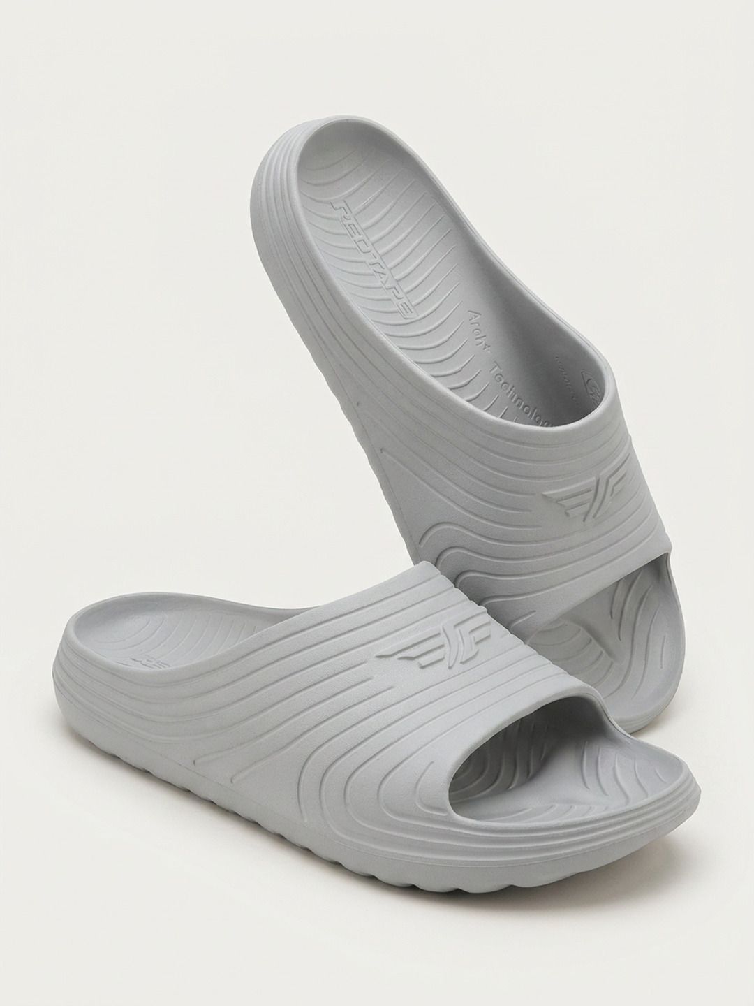 Red Tape Men Textured Sliders