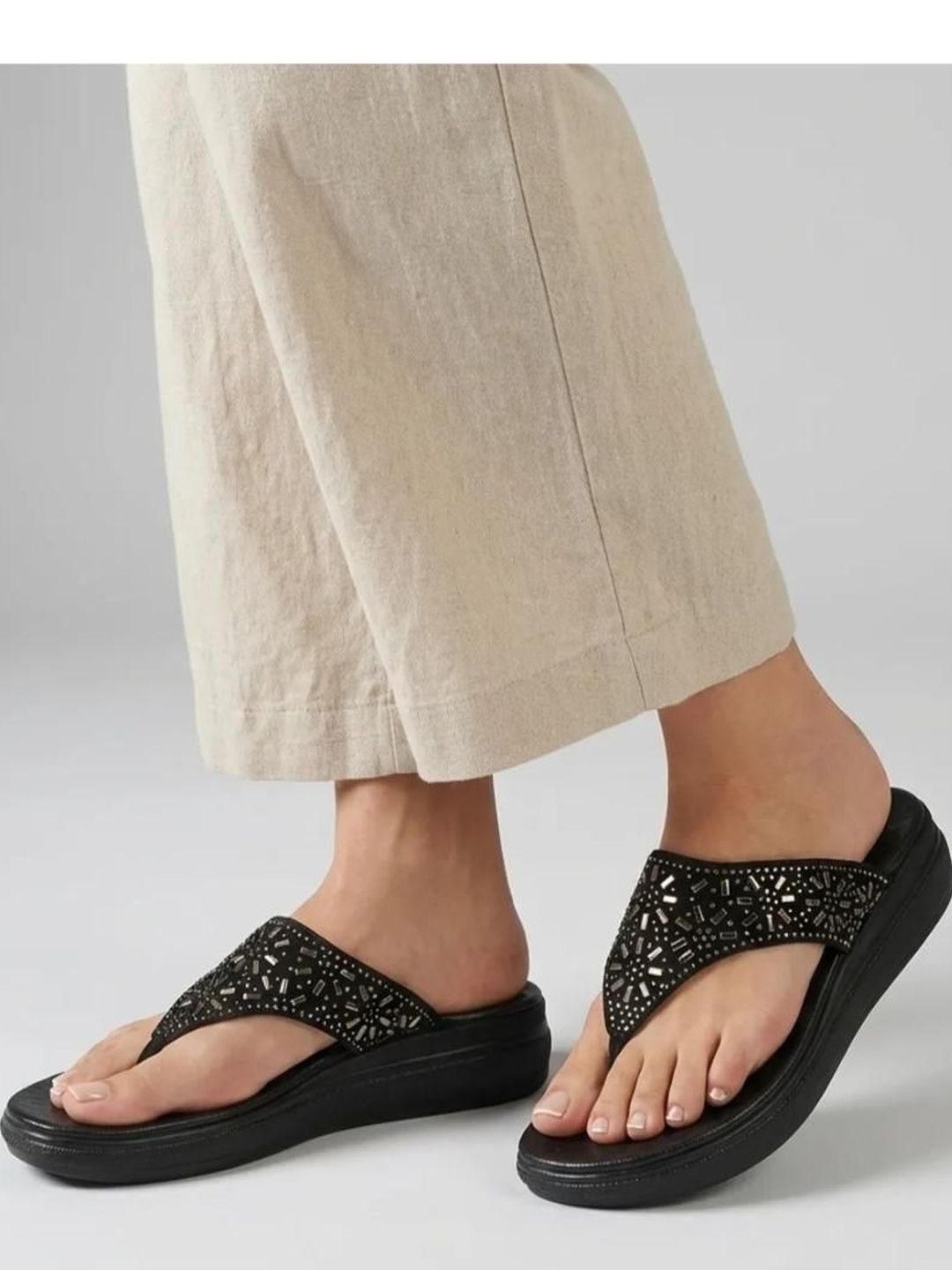 Unisoft Unisoft Women Embellished Thong Flip-Flops