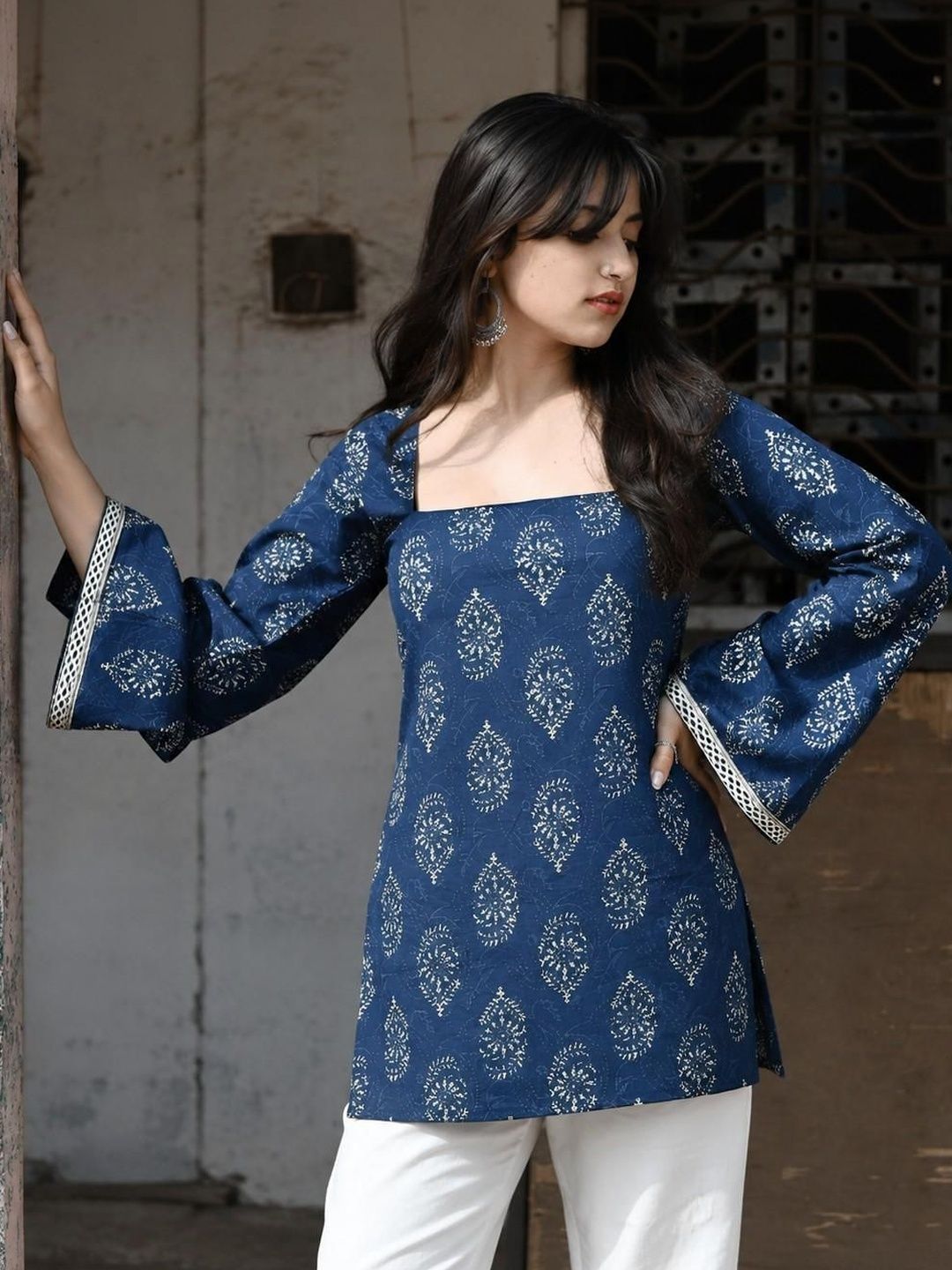 SANGOURI Paisley Printed Square Neck Pure Cotton Kurti