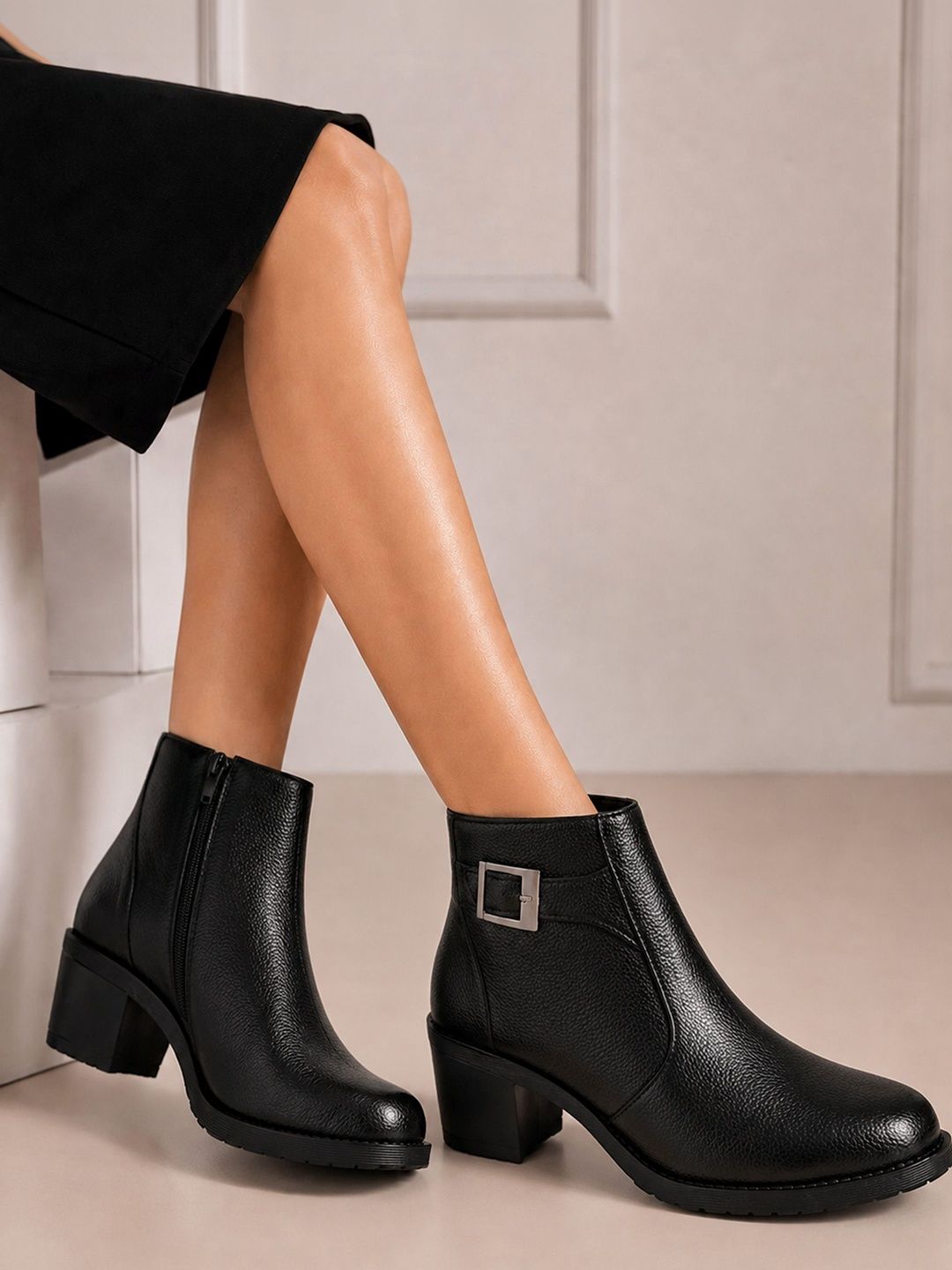 Roadster The Roadster Lifestyle Co Women Textured Round Toe Zip Boots