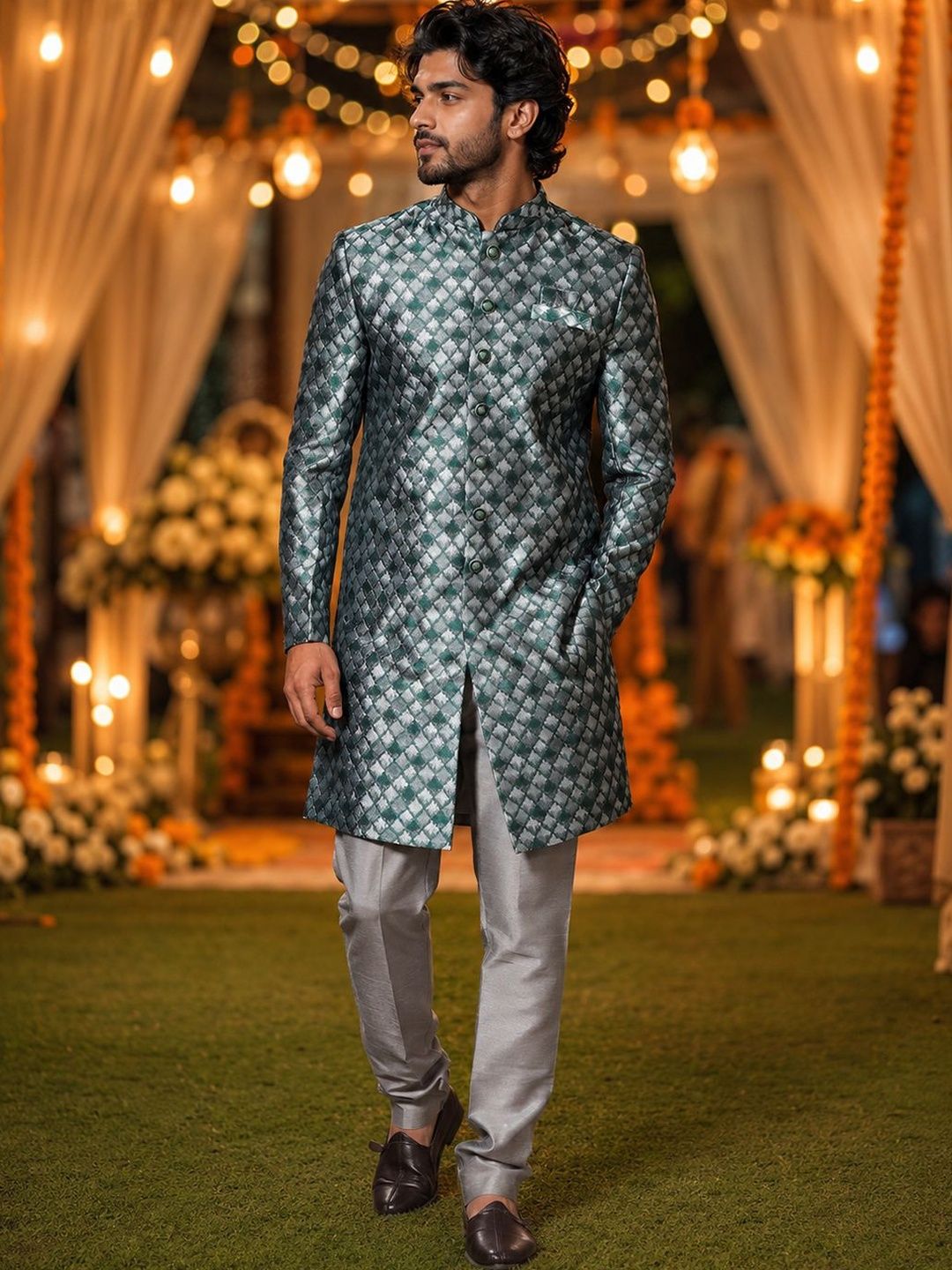 SOURAGYA Embroidered Mandarin Collar Sherwani