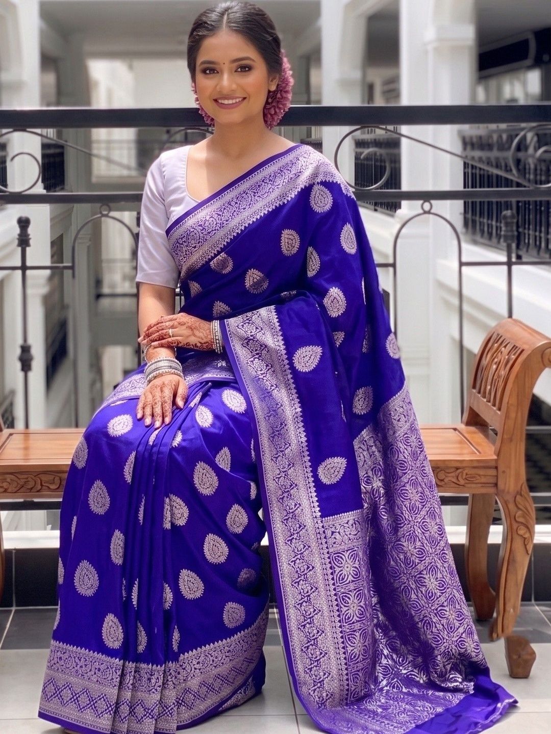 RUTVA FASHION RUTVA FASHION Woven Design Zari Art Silk Banarasi Saree